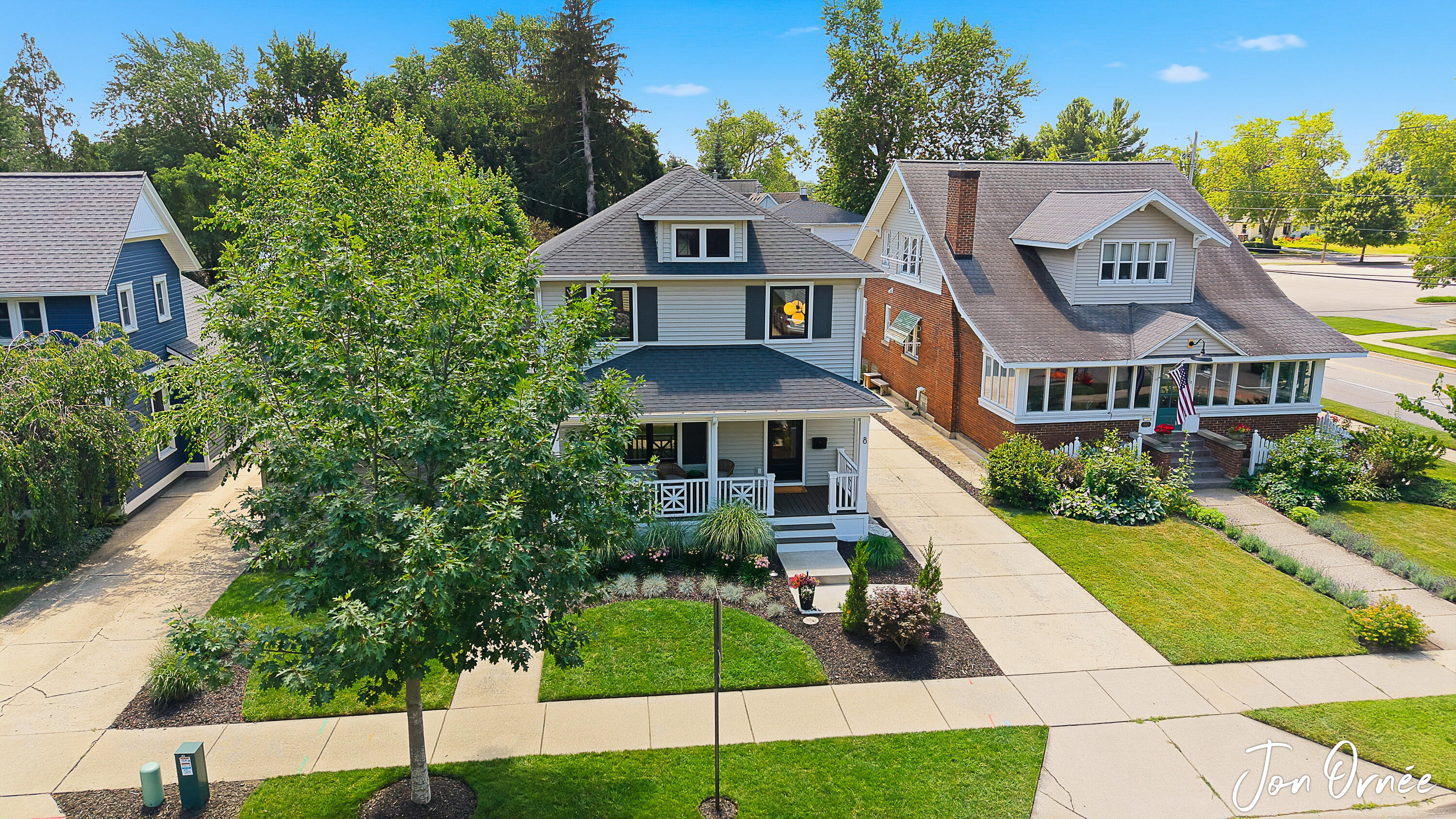 8 E Central Avenue Zeeland MI 49464