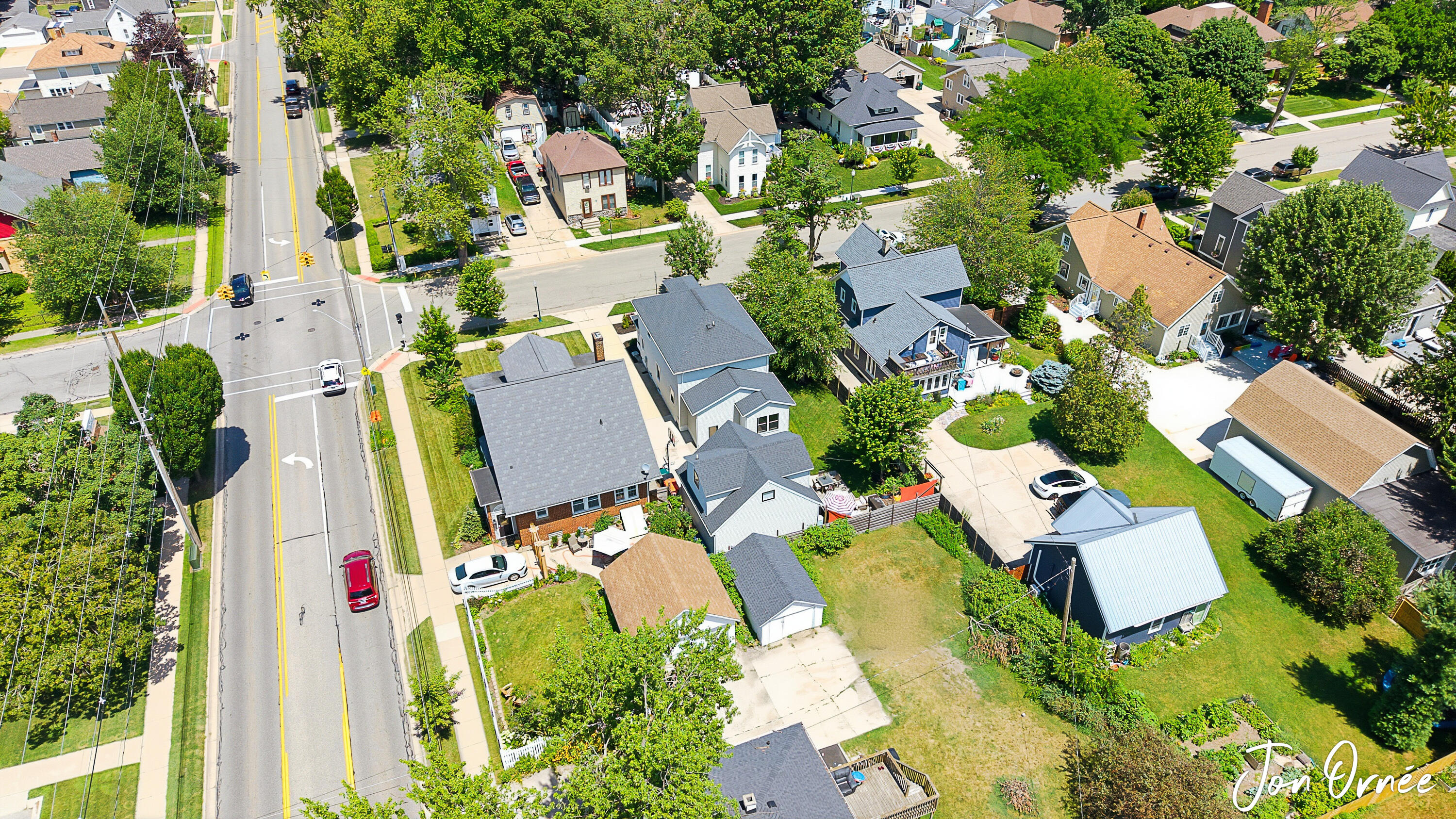 8 E Central Avenue Zeeland MI 49464