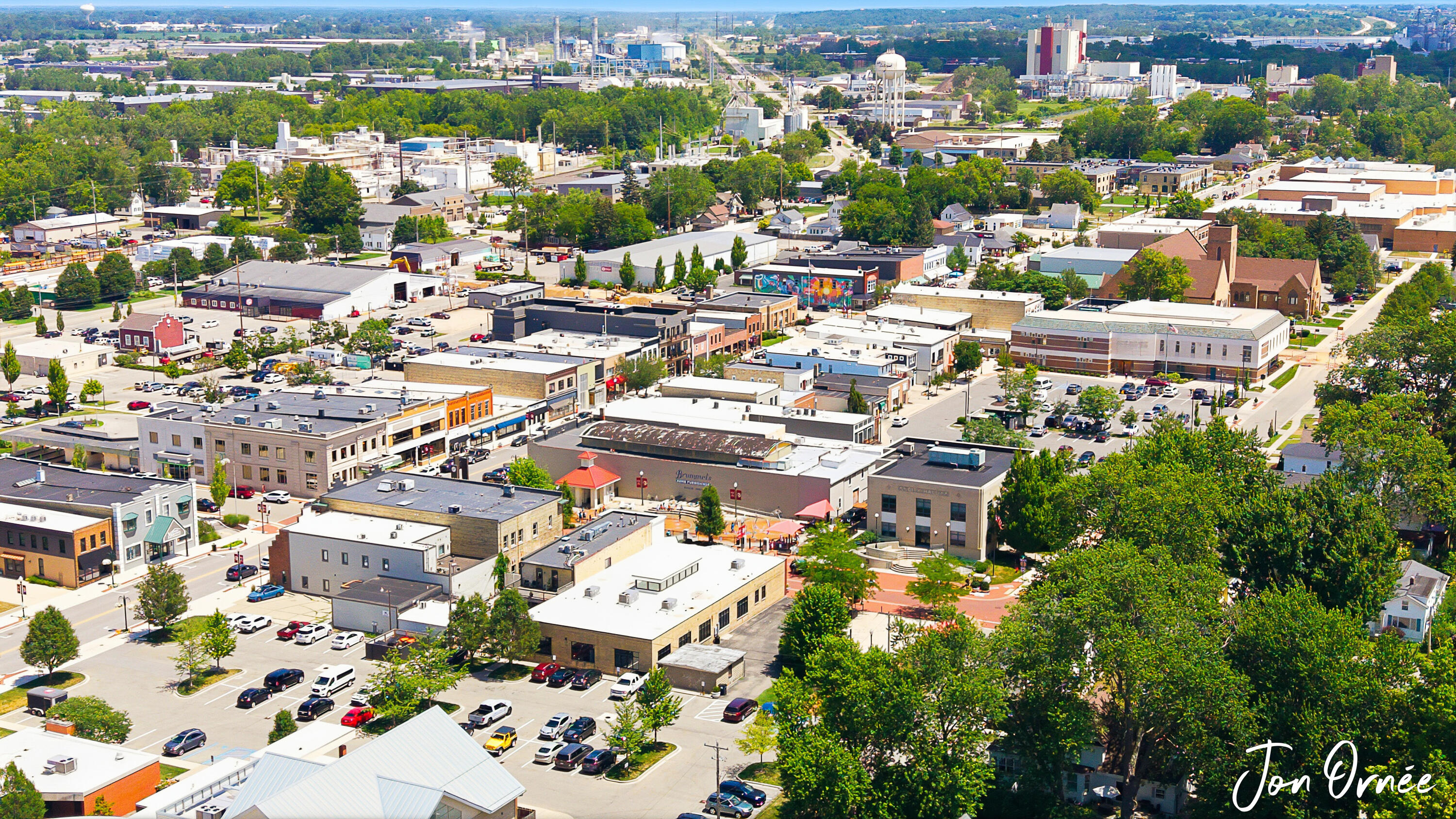 8 E Central Avenue Zeeland MI 49464