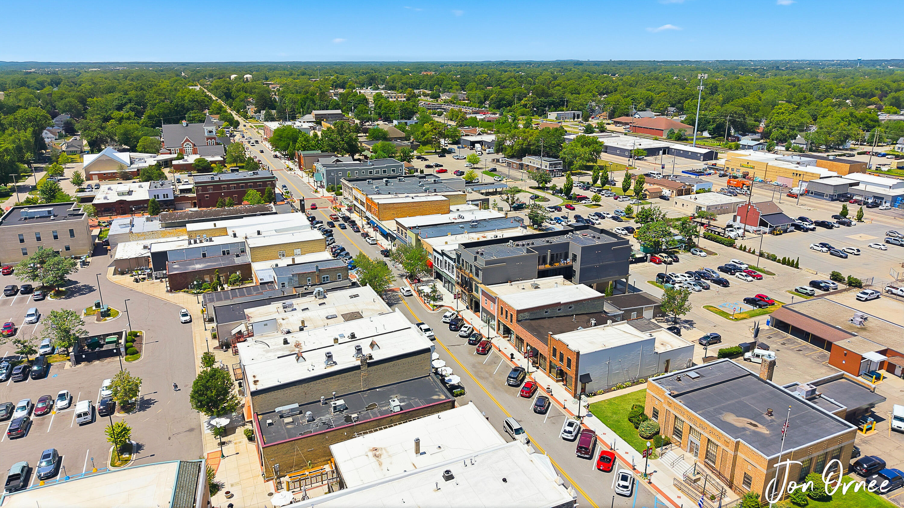 8 E Central Avenue Zeeland MI 49464