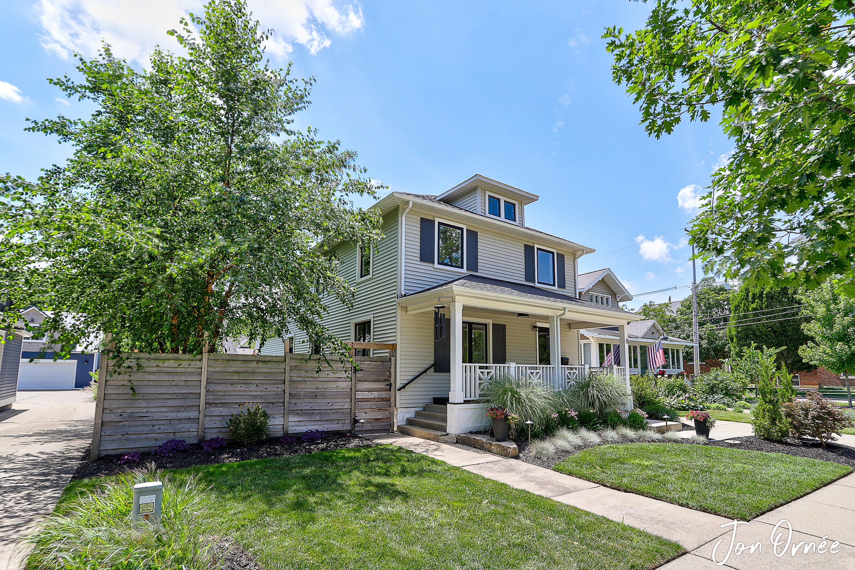 8 E Central Avenue Zeeland MI 49464