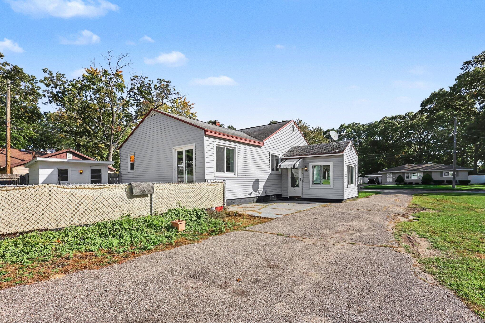 1461 Creston Street Muskegon MI 49442