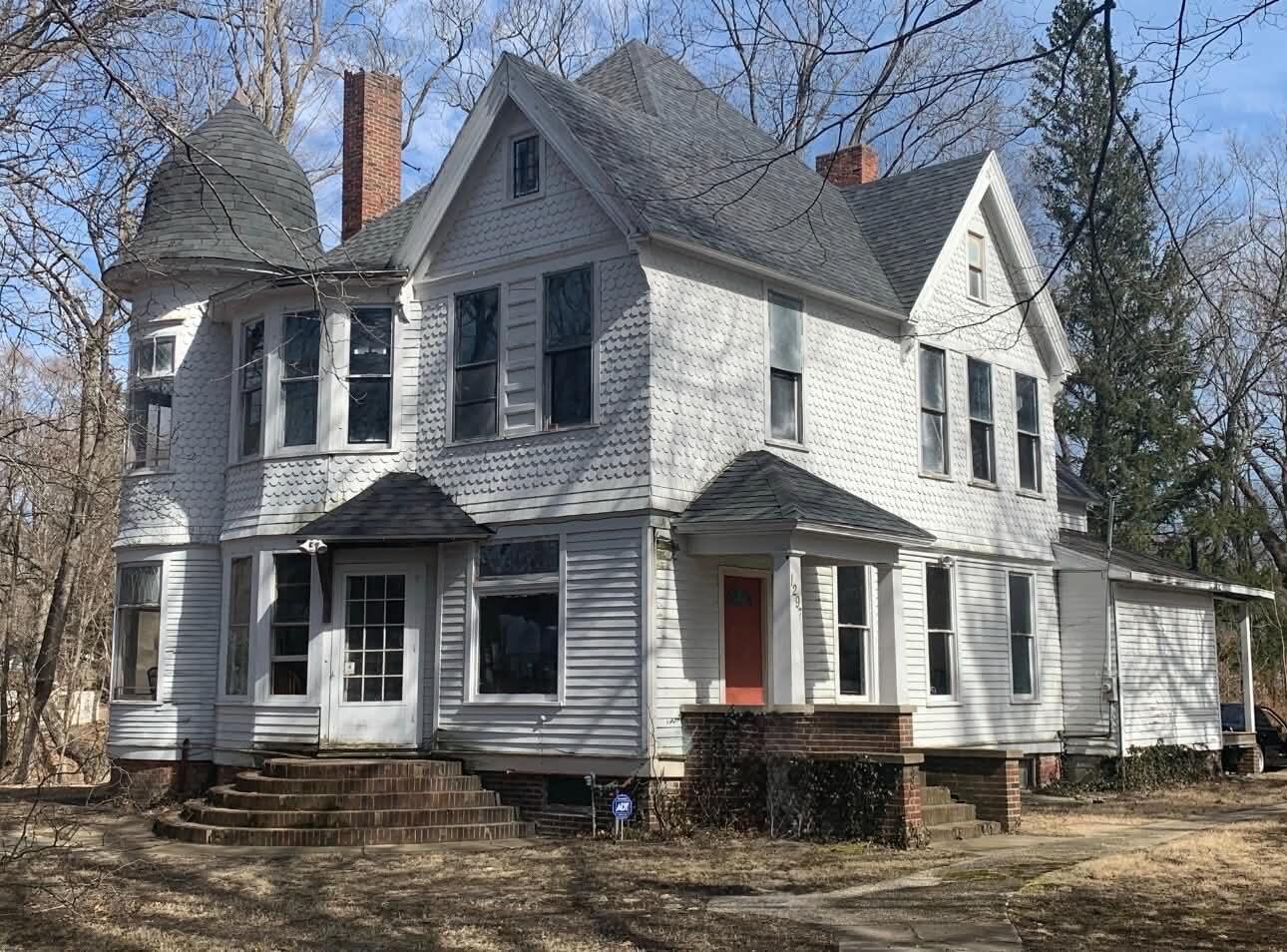 1297 Colfax Avenue Benton Harbor MI 49022
