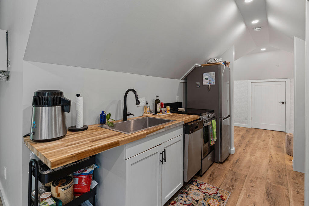 582 Campbell Road Saugatuck MI 49453