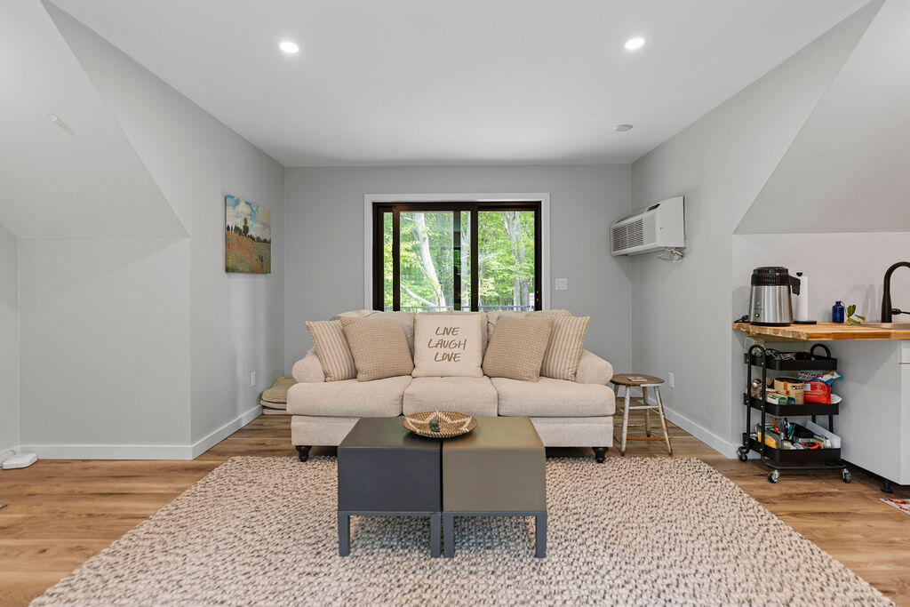 582 Campbell Road Saugatuck MI 49453
