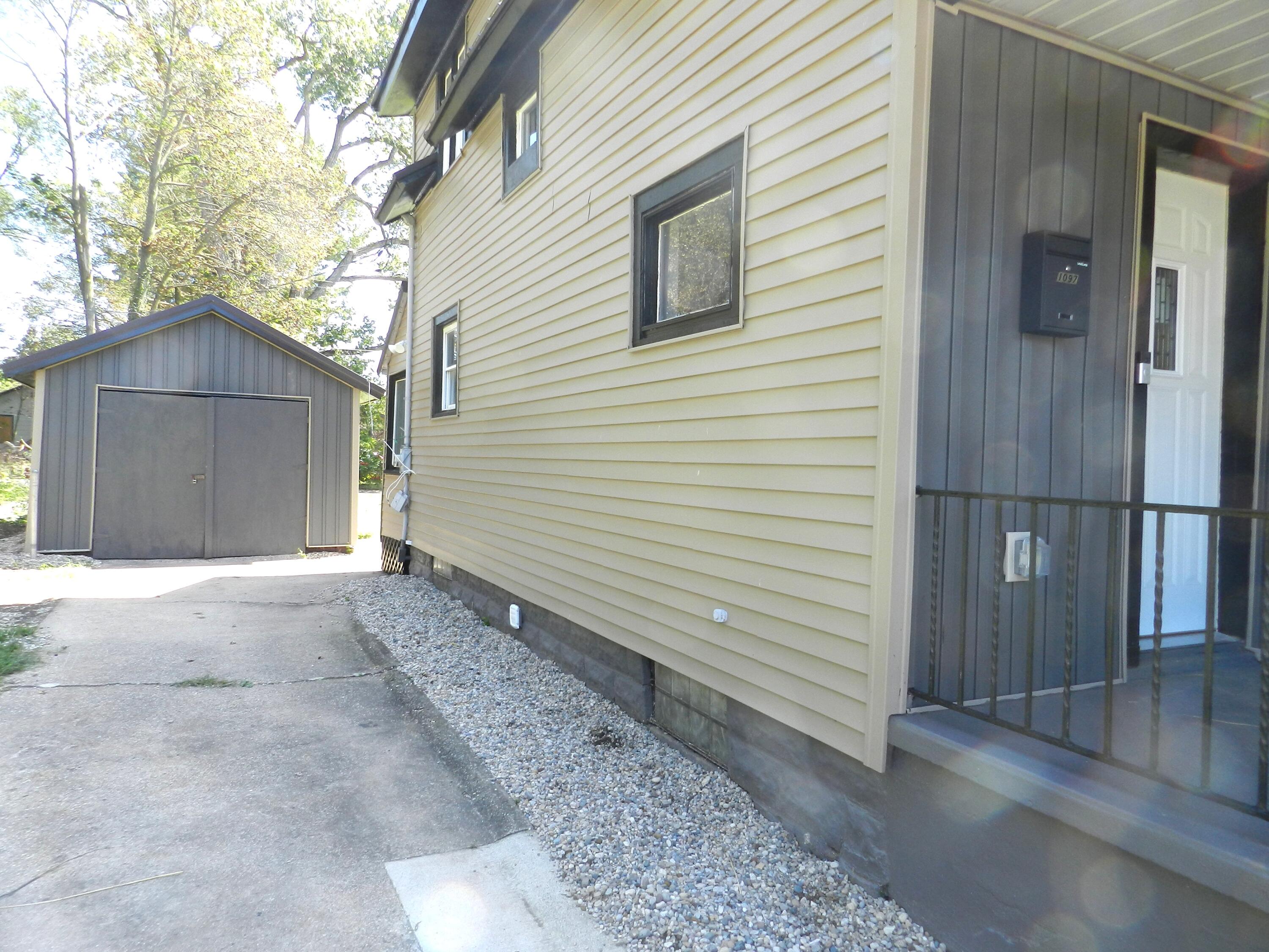 1097 Pearl Street Benton Harbor MI 49022