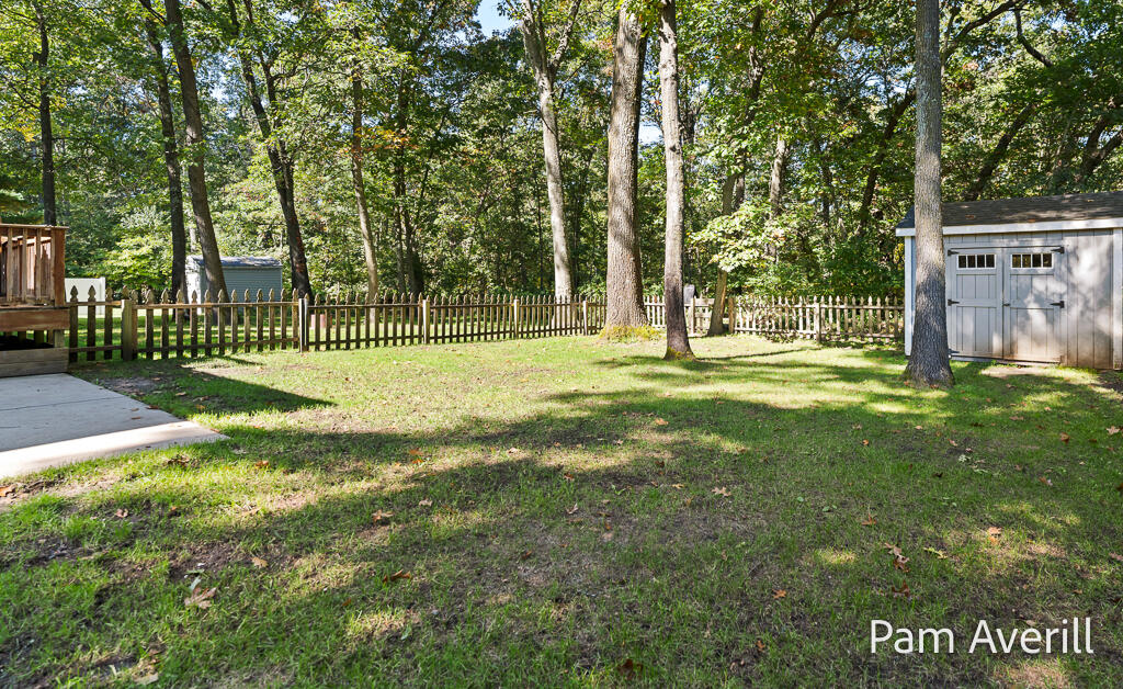 2470 Hiawatha Trail Muskegon MI 49445
