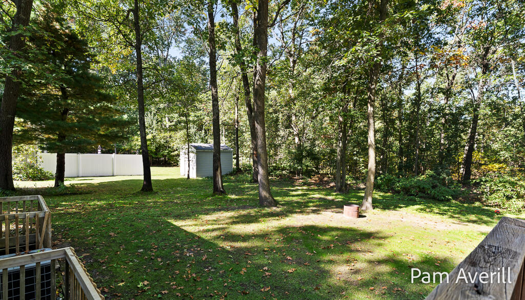 2470 Hiawatha Trail Muskegon MI 49445