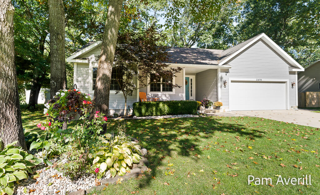 2470 Hiawatha Trail Muskegon MI 49445