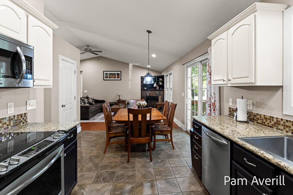 2470 Hiawatha Trail Muskegon MI 49445