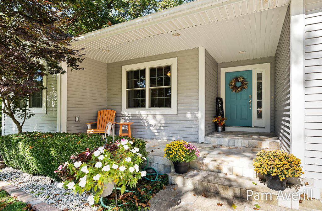 2470 Hiawatha Trail Muskegon MI 49445