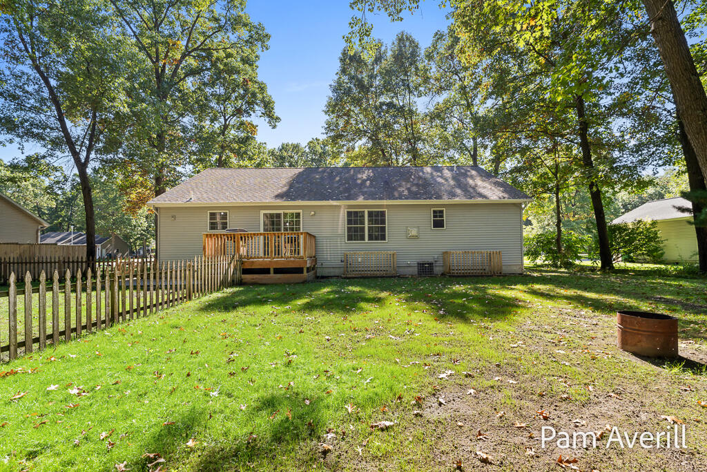 2470 Hiawatha Trail Muskegon MI 49445