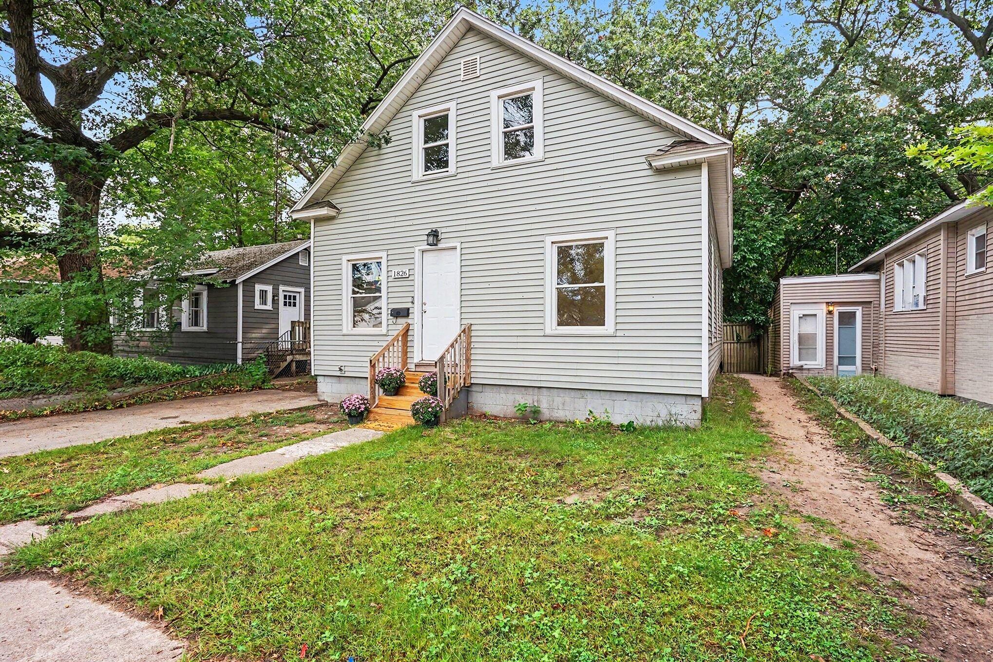 1826 Mc Ilwraith Street Muskegon MI 49442