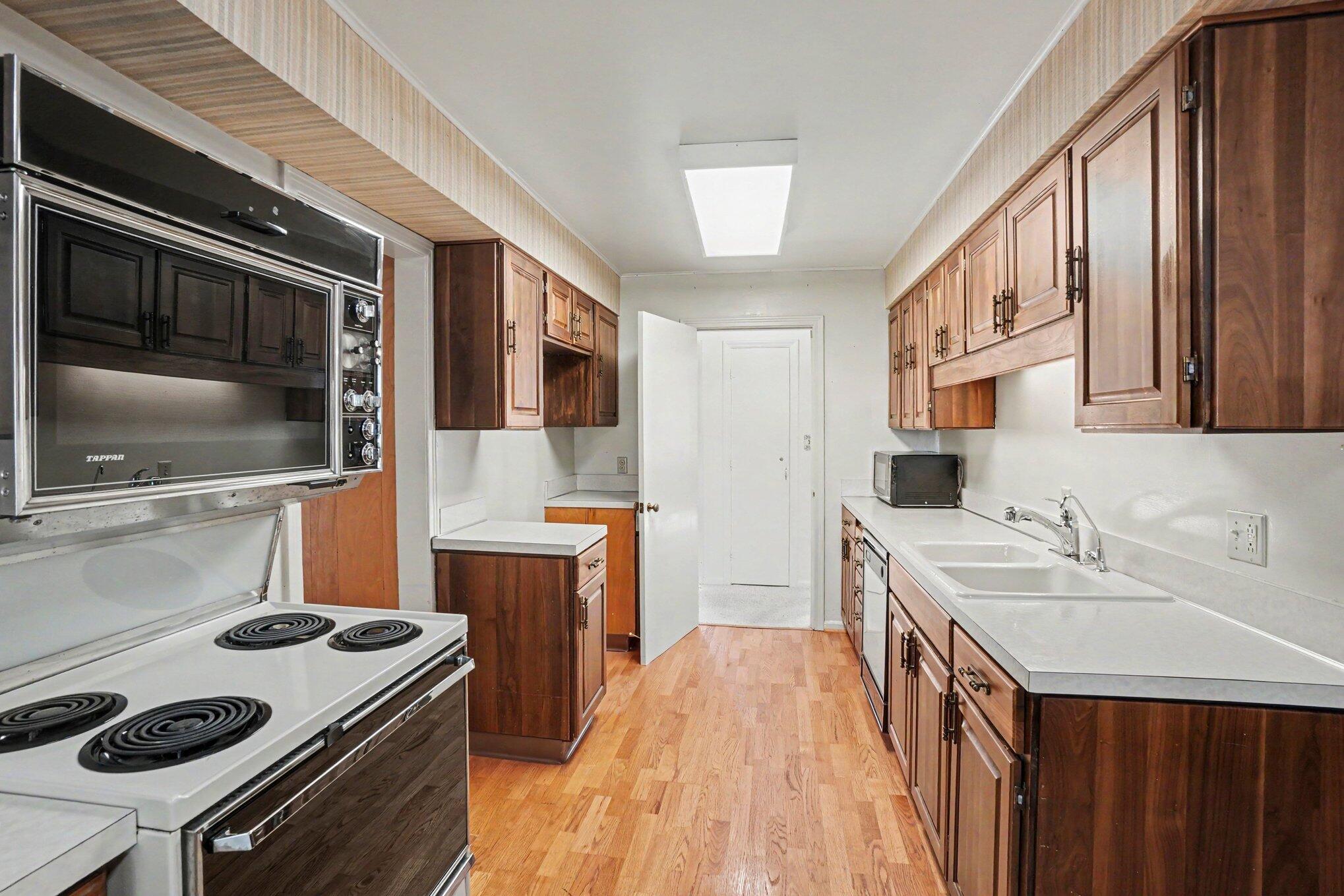 51 Pine Street South Haven MI 49090
