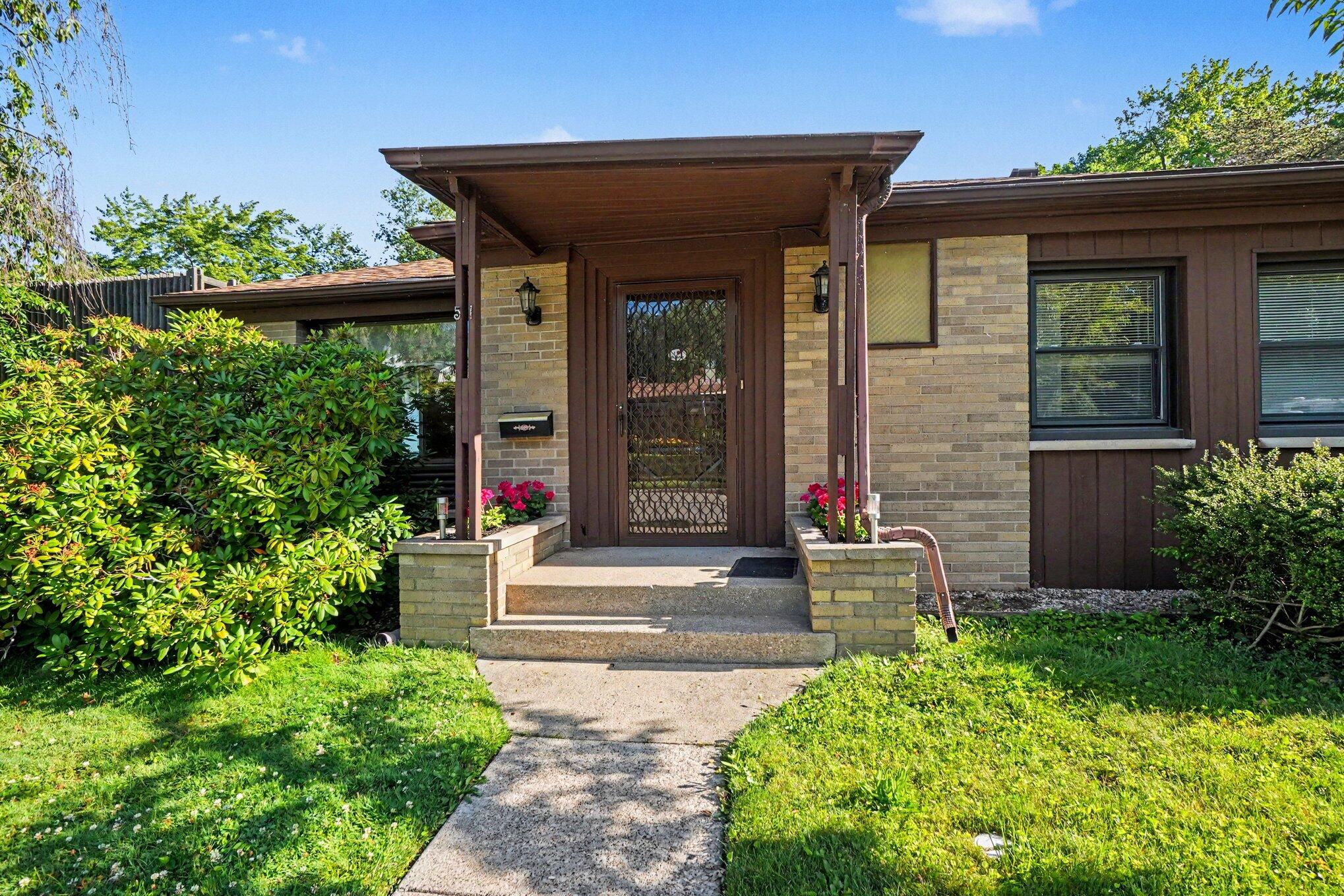 51 Pine Street South Haven MI 49090