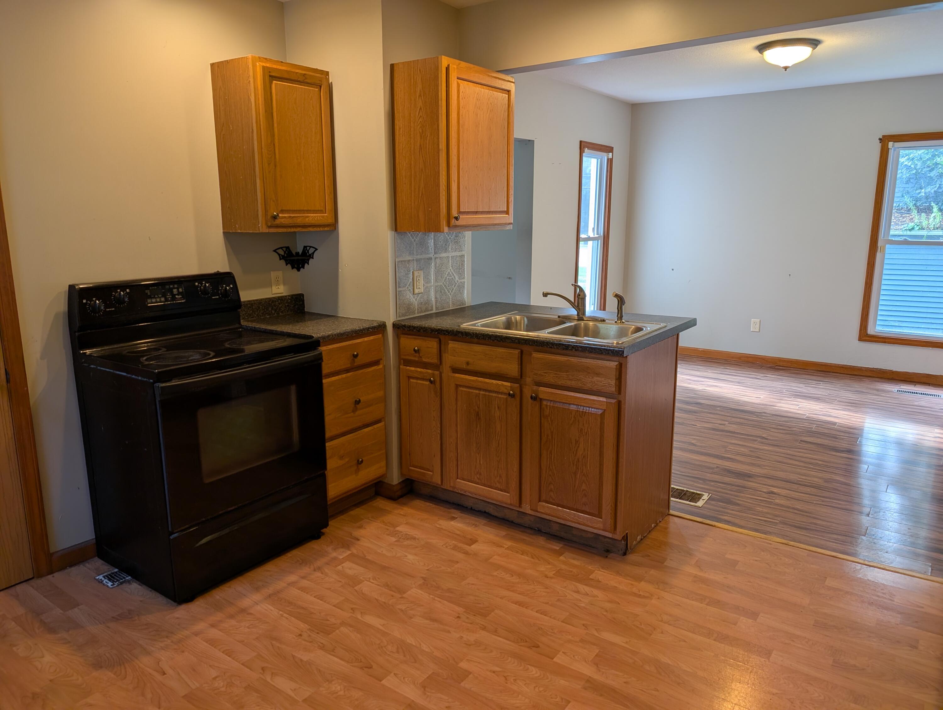 324 S East Street Cassopolis MI 49031