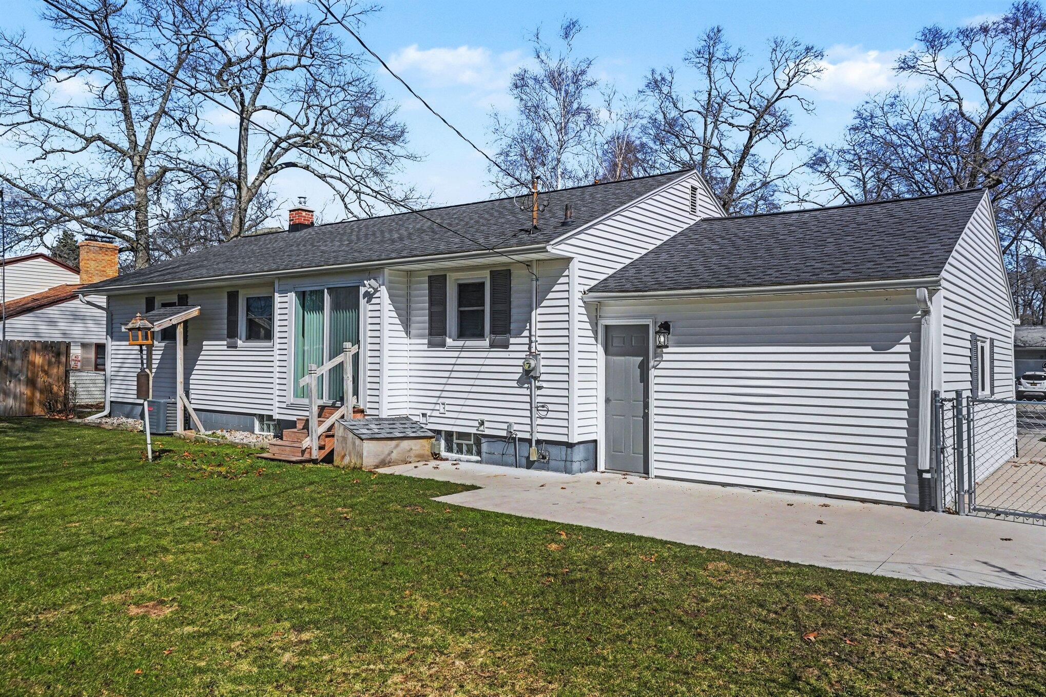 1657 Leif Avenue Norton Shores MI 49441