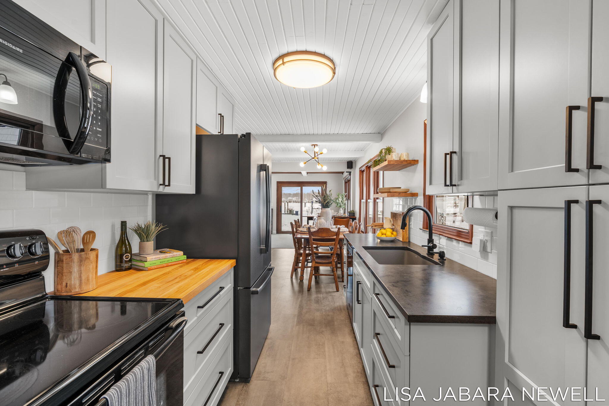 1738 Waukazoo Drive Holland MI 49424