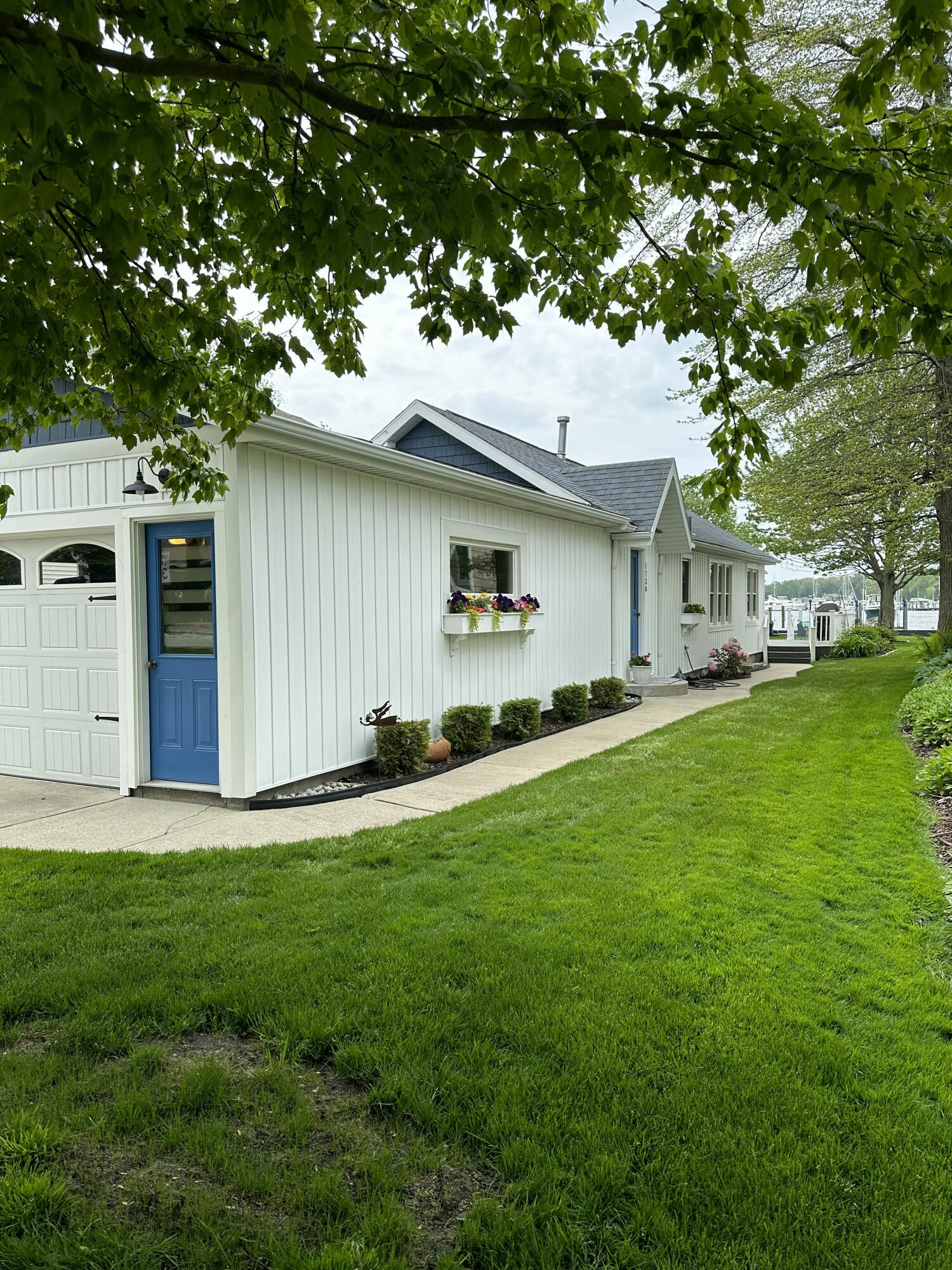 1738 Waukazoo Drive Holland MI 49424