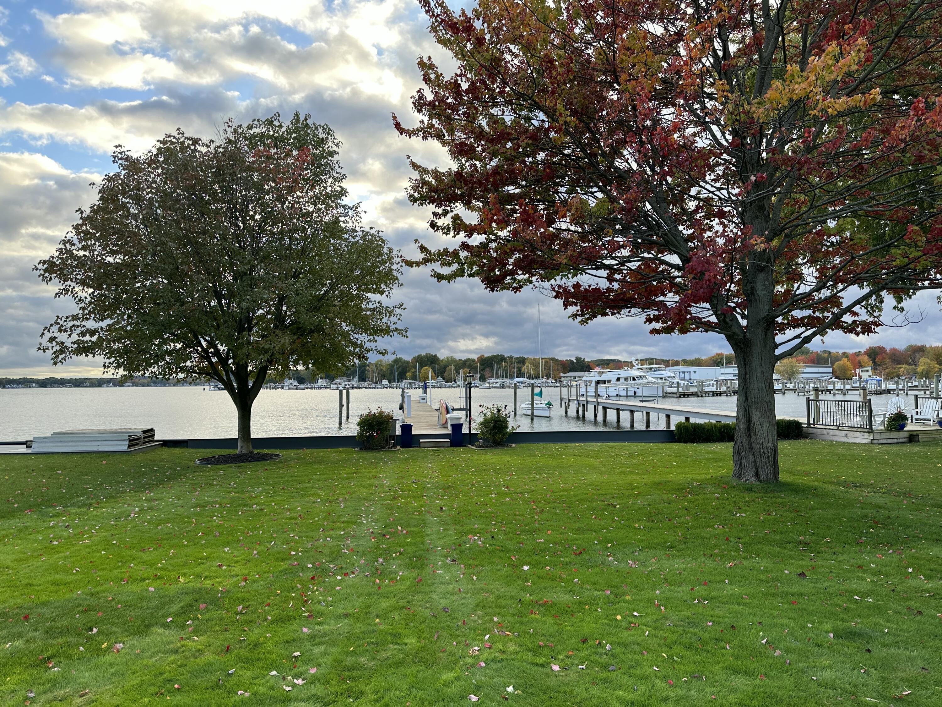 1738 Waukazoo Drive Holland MI 49424