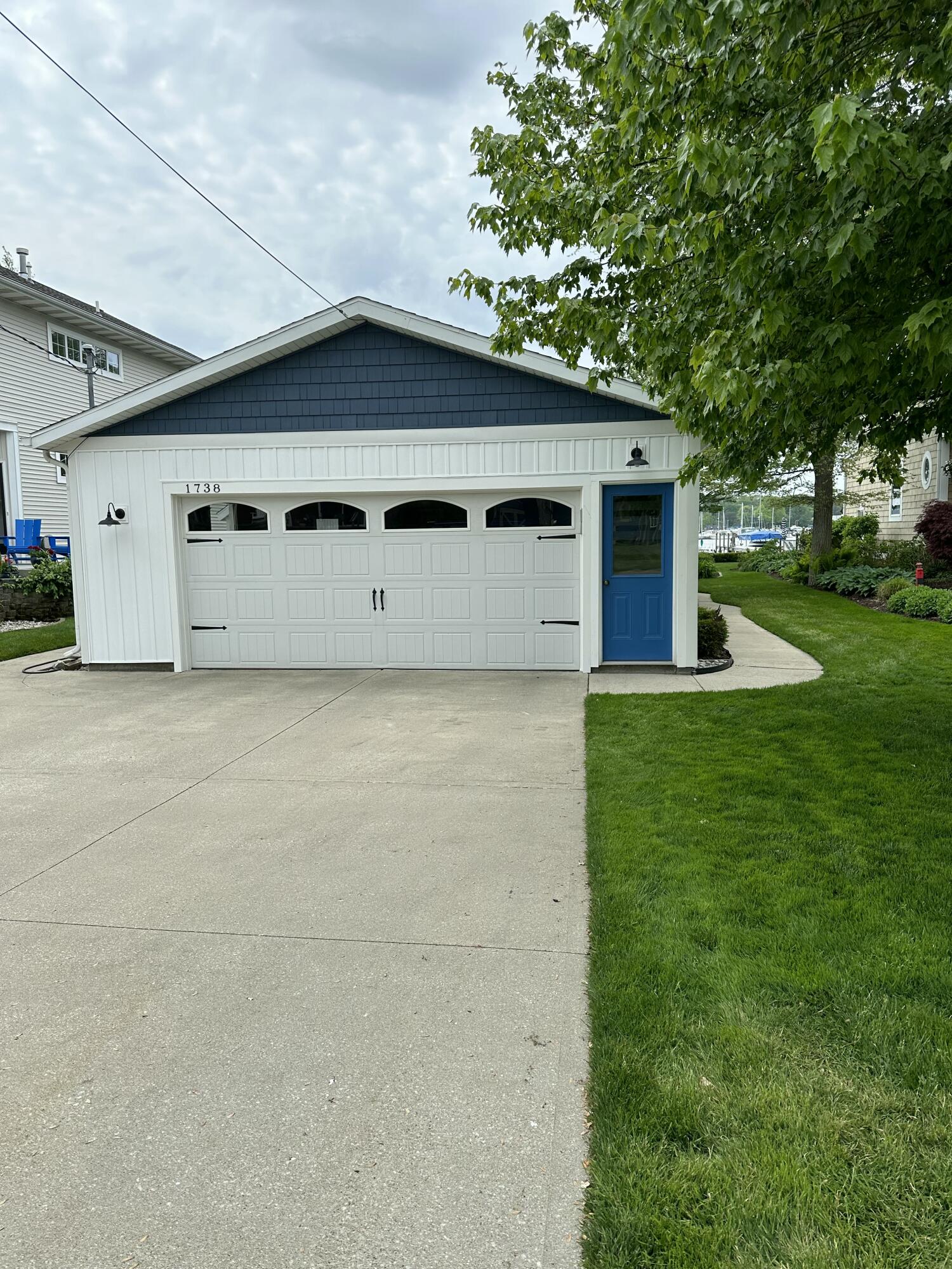 1738 Waukazoo Drive Holland MI 49424