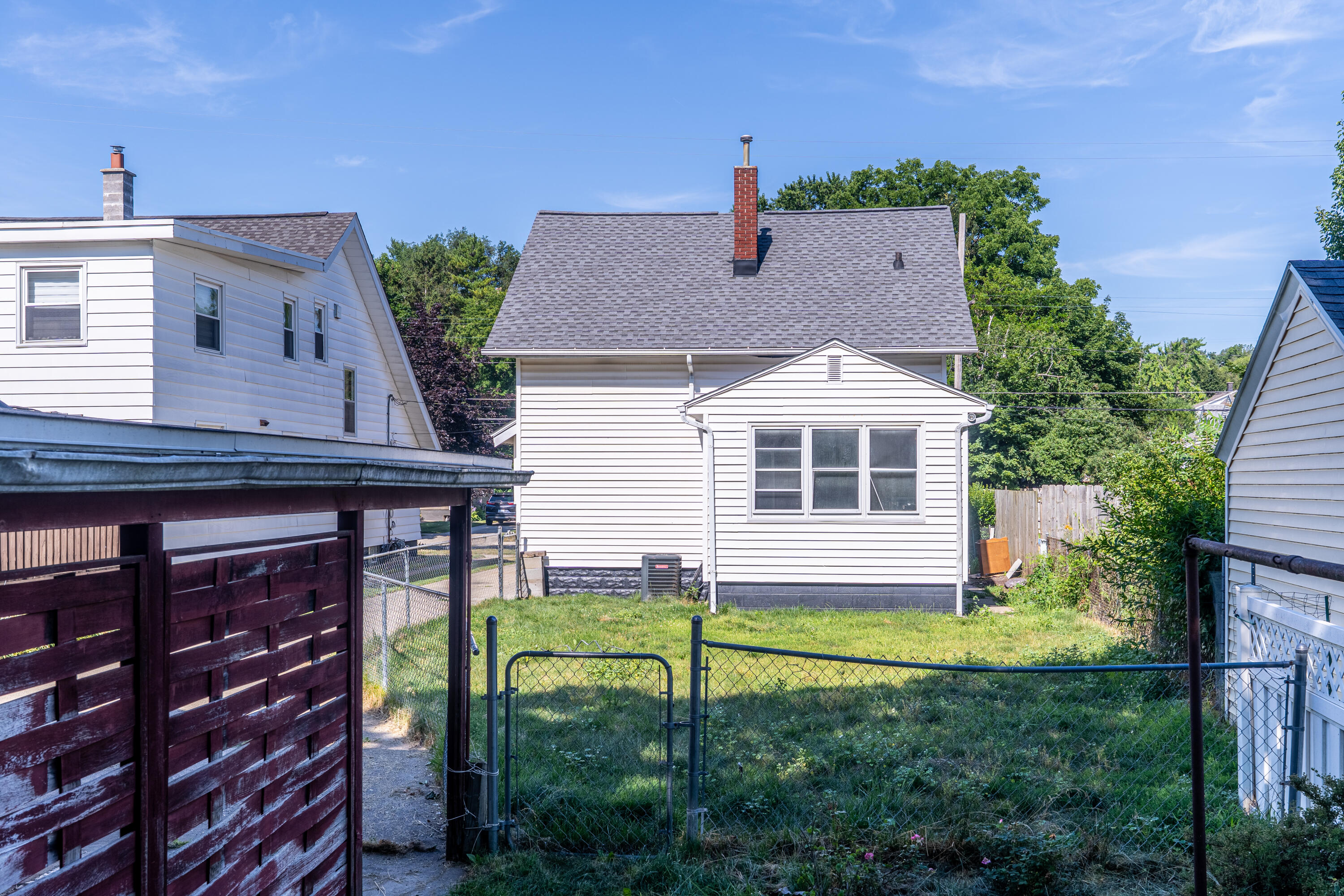 1444 Pine Avenue NW Grand Rapids MI 49504