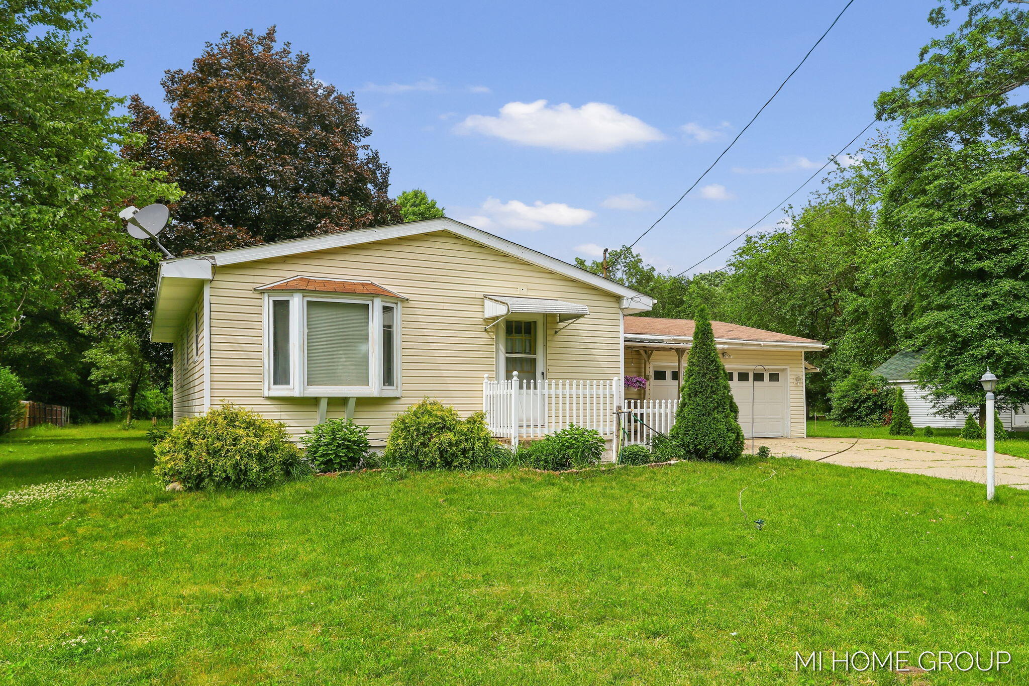 155 Burke Avenue Holland MI 49424
