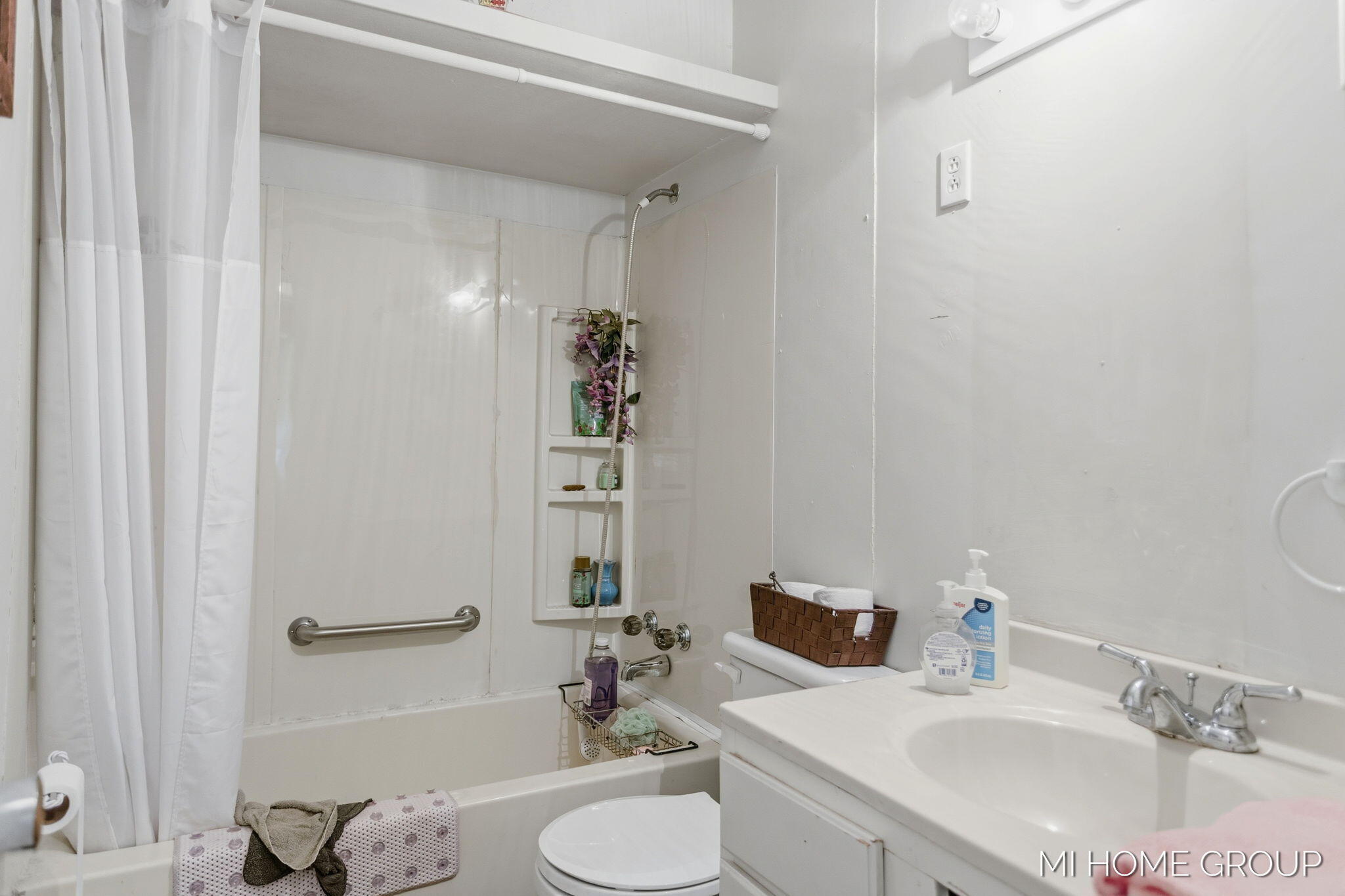 155 Burke Avenue Holland MI 49424