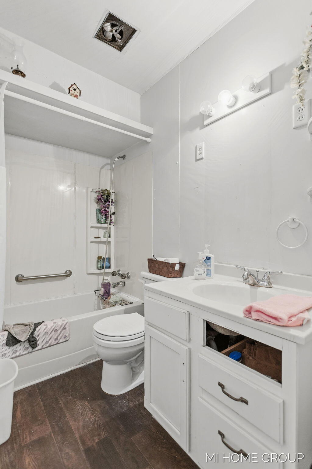 155 Burke Avenue Holland MI 49424