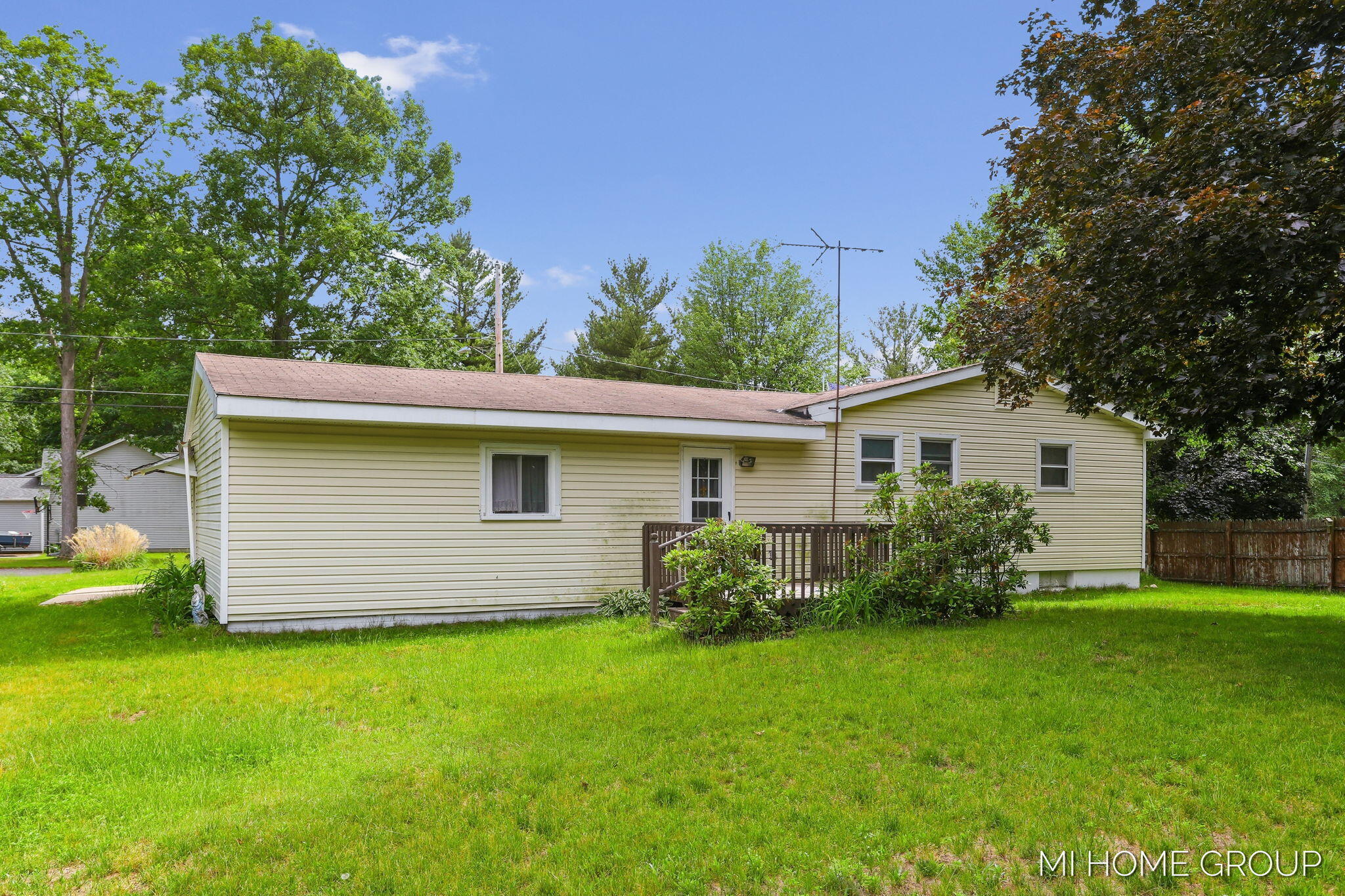 155 Burke Avenue Holland MI 49424