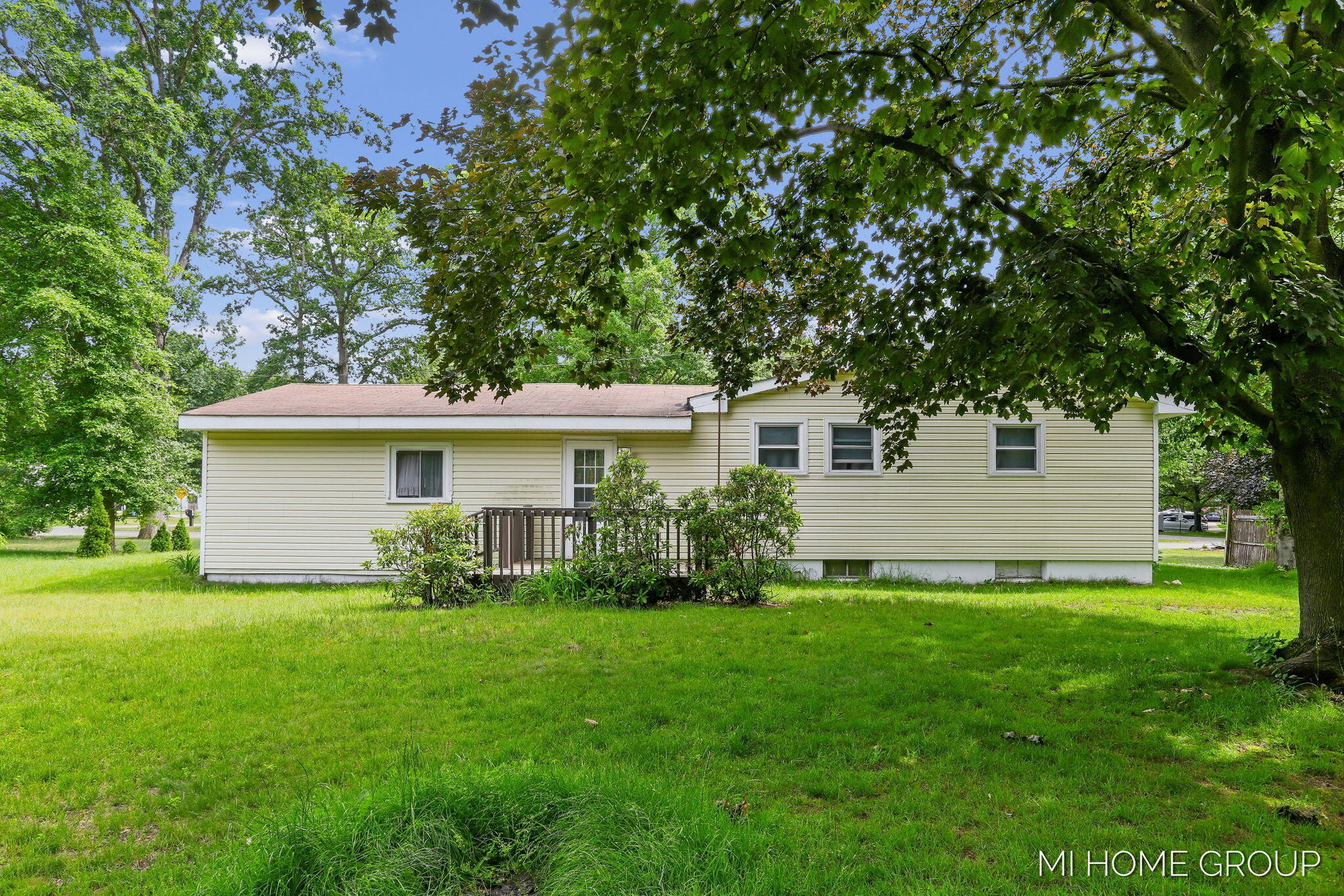 155 Burke Avenue Holland MI 49424