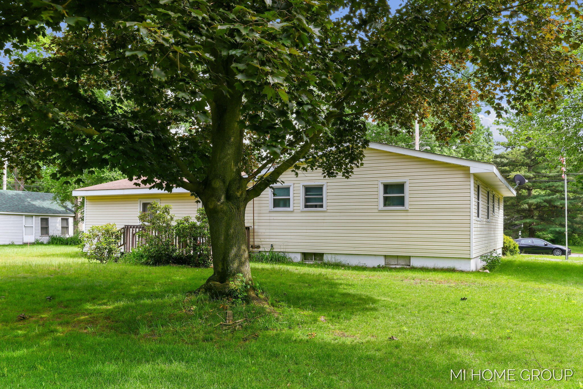 155 Burke Avenue Holland MI 49424