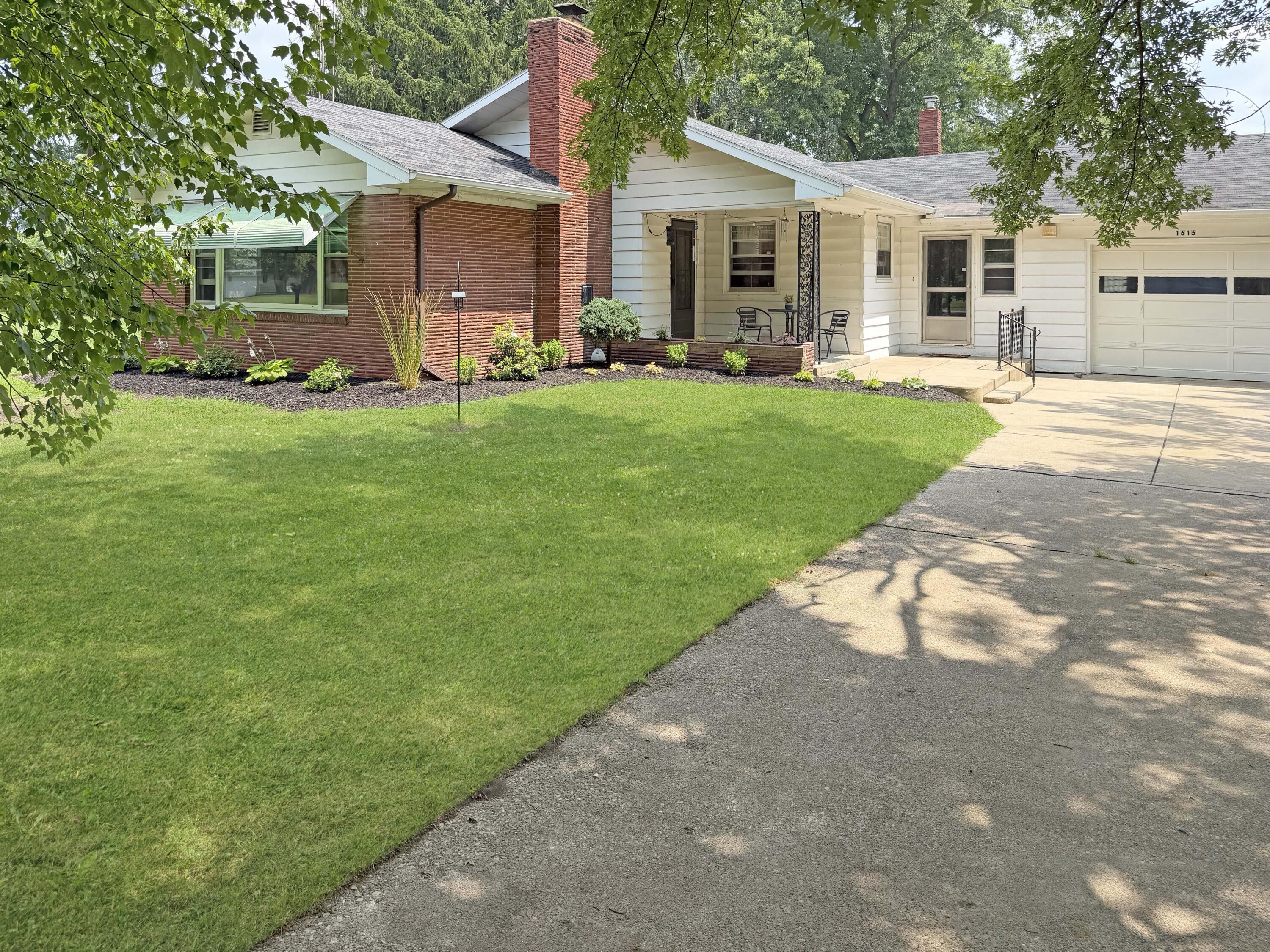 1615 Roger Avenue Benton Harbor MI 49022