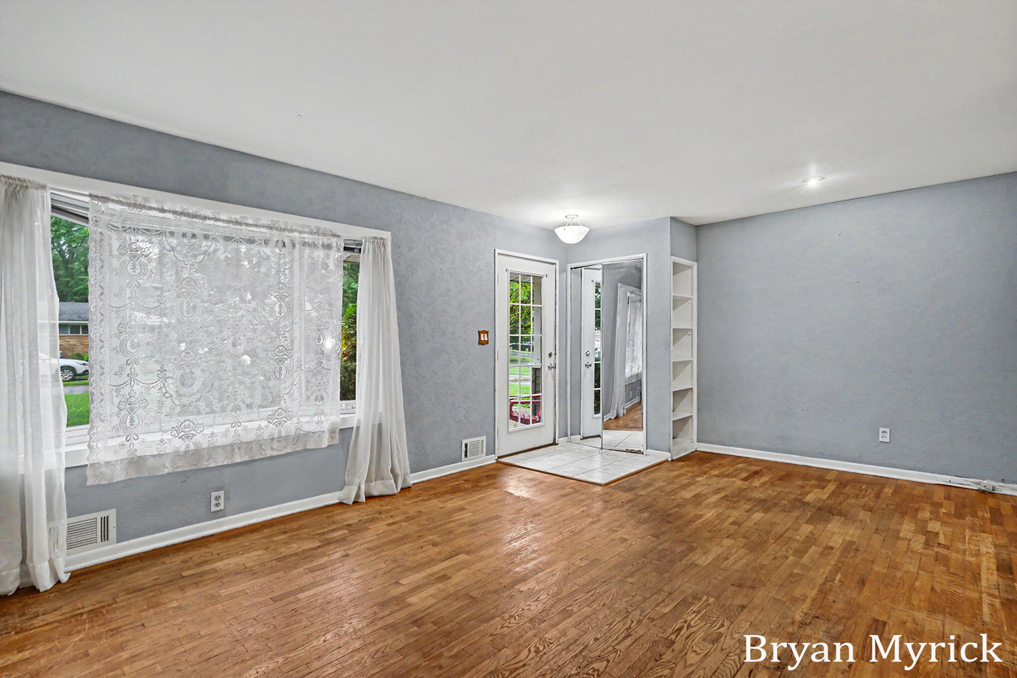 819 W 25th Street Holland MI 49423