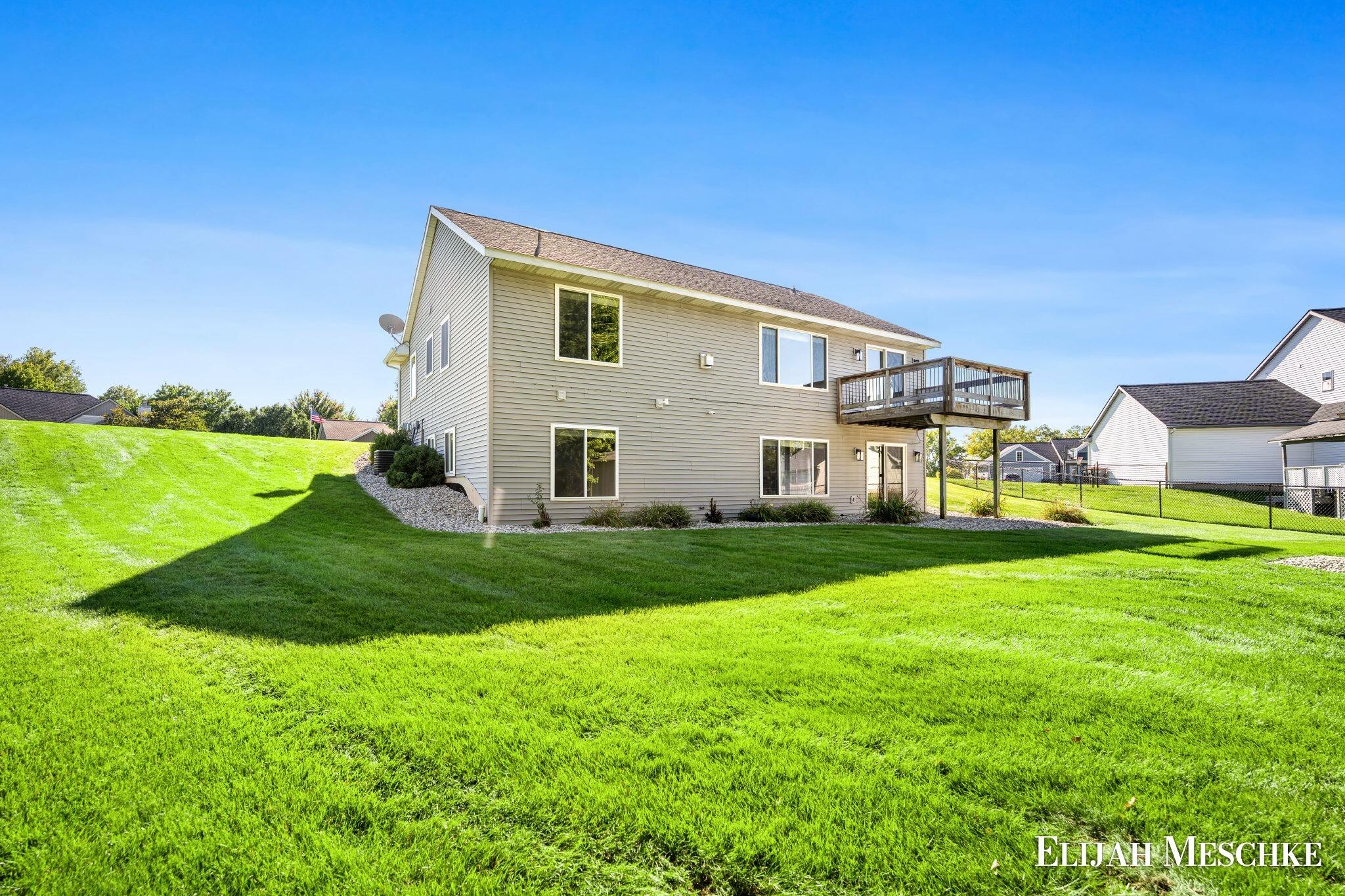 2026 Orchard Ridge Drive NW Grand Rapids MI 49534