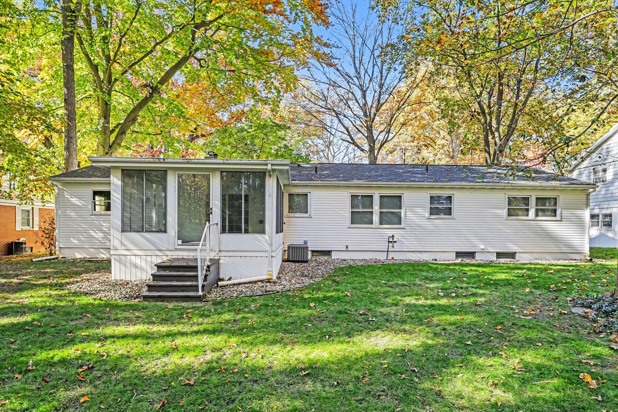 607 S Sherman Street Allegan MI 49010