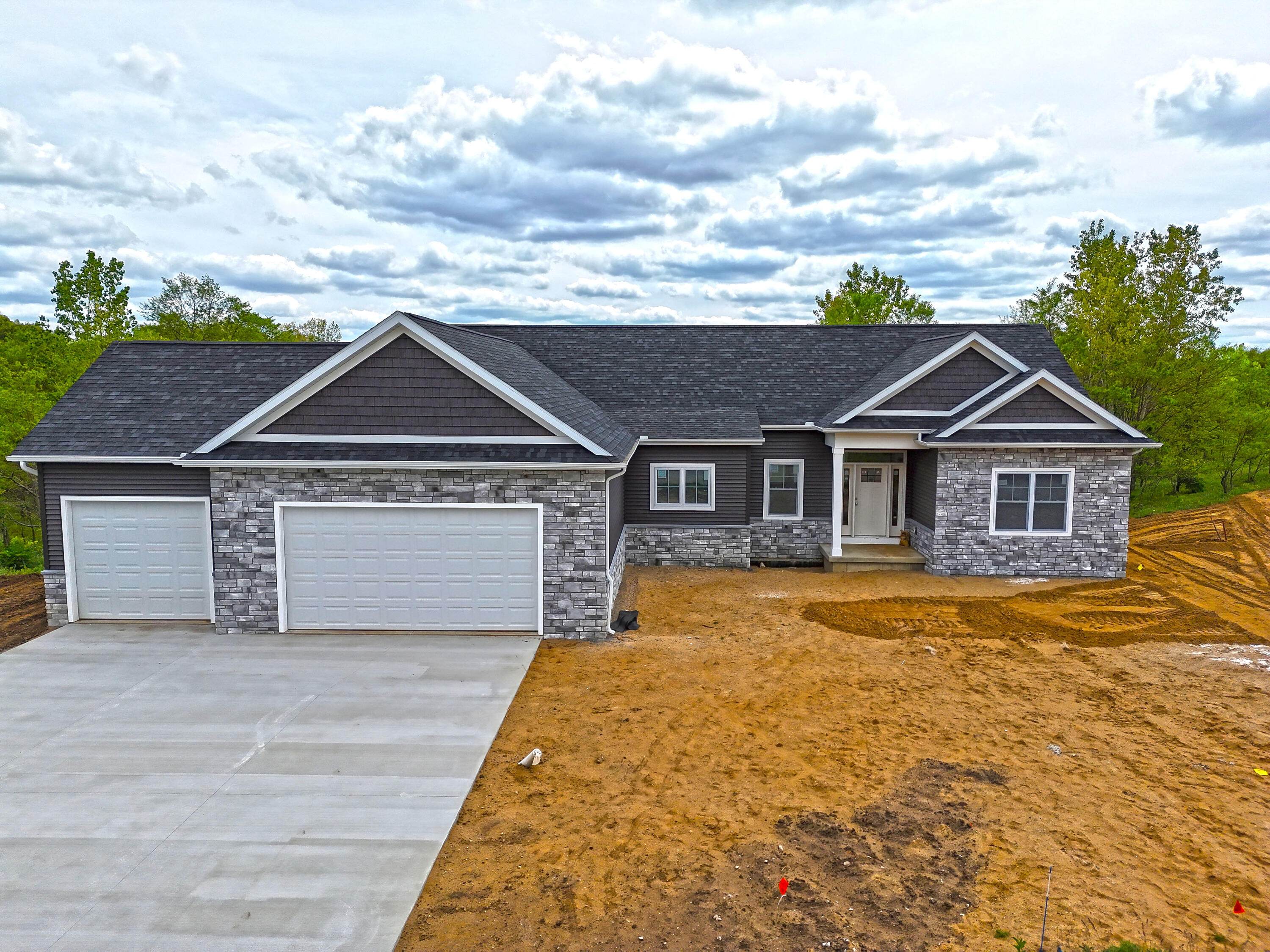 70055 Ashley Drive Edwardsburg MI 49112