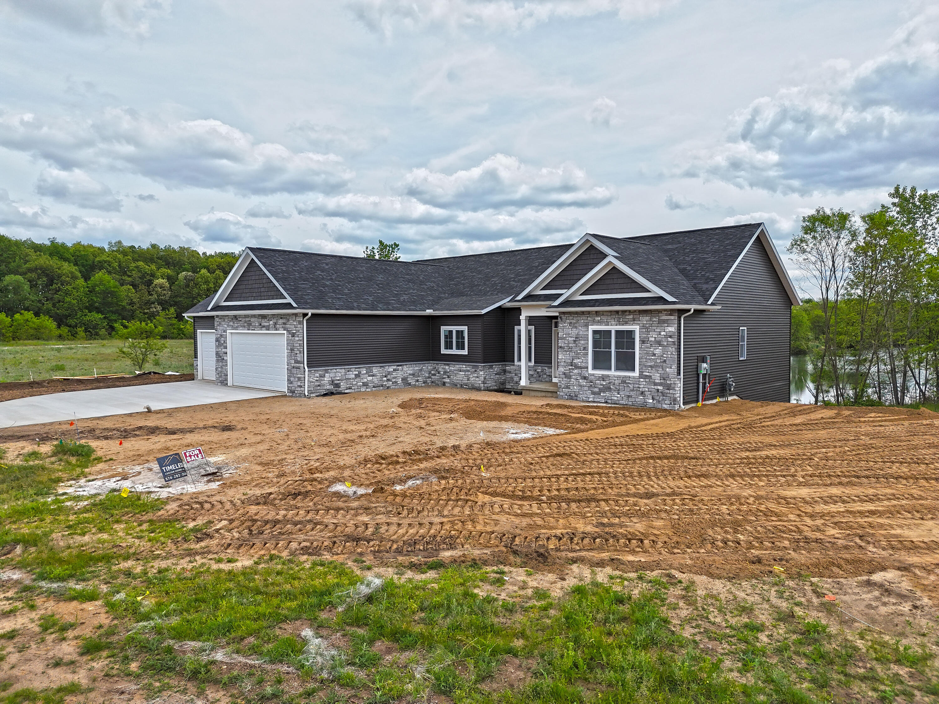 70055 Ashley Drive Edwardsburg MI 49112
