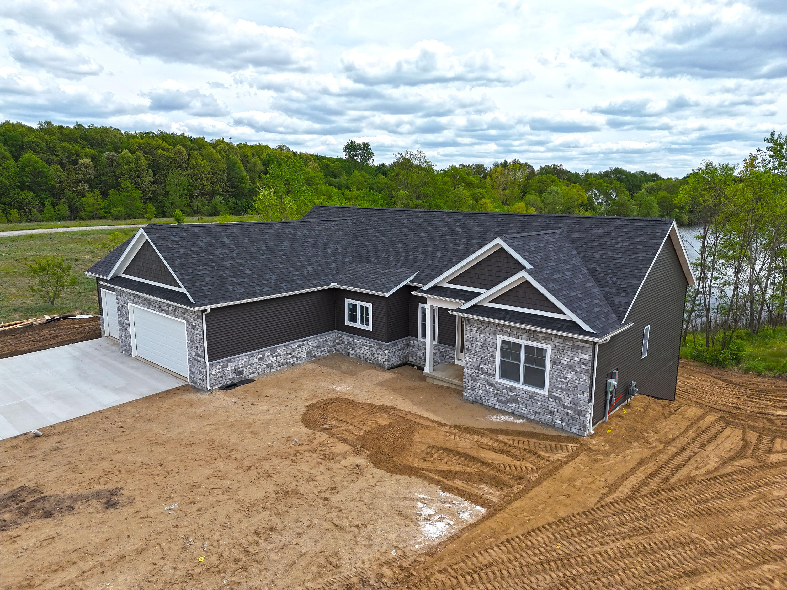 70055 Ashley Drive Edwardsburg MI 49112
