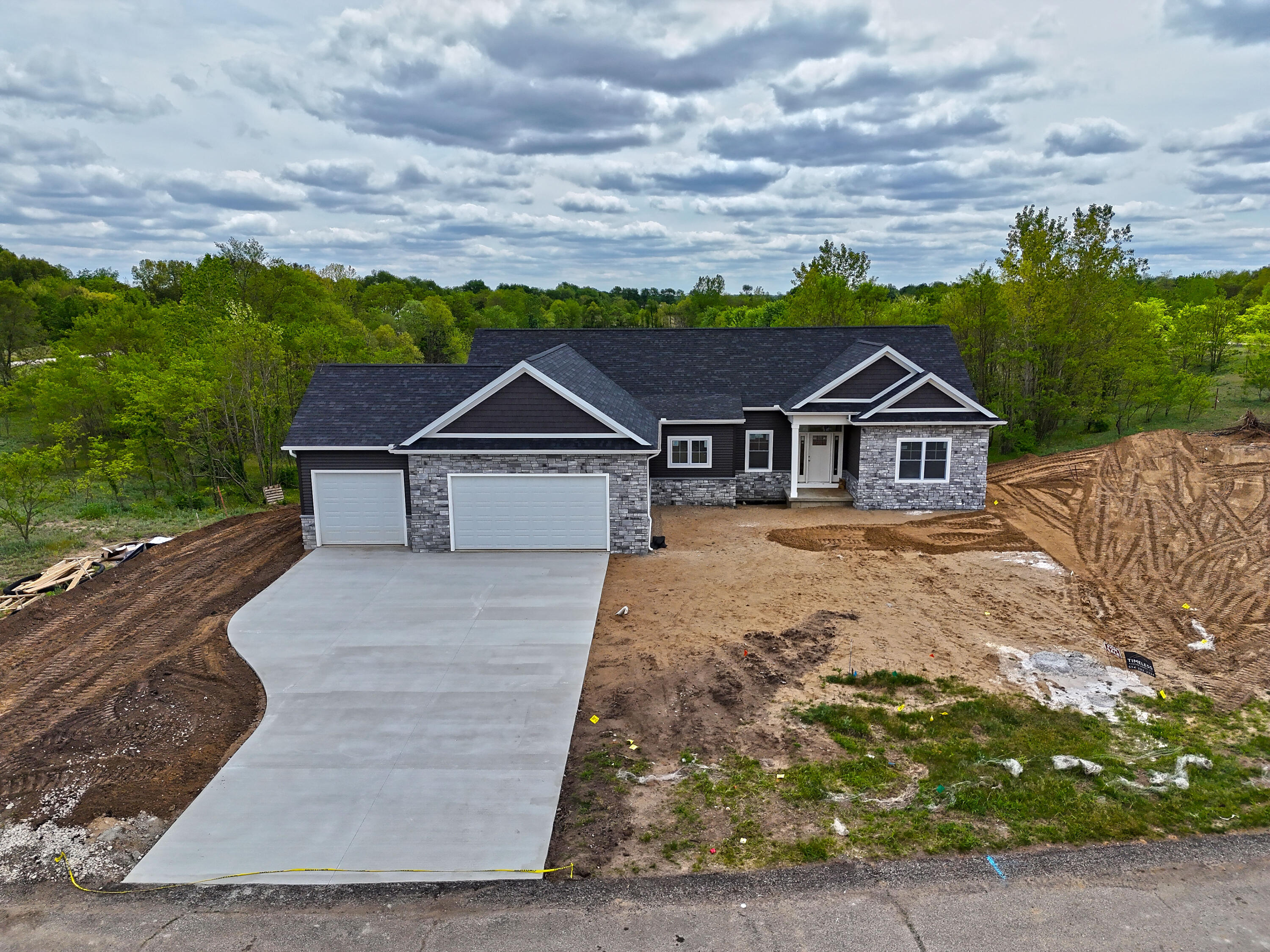 70055 Ashley Drive Edwardsburg MI 49112