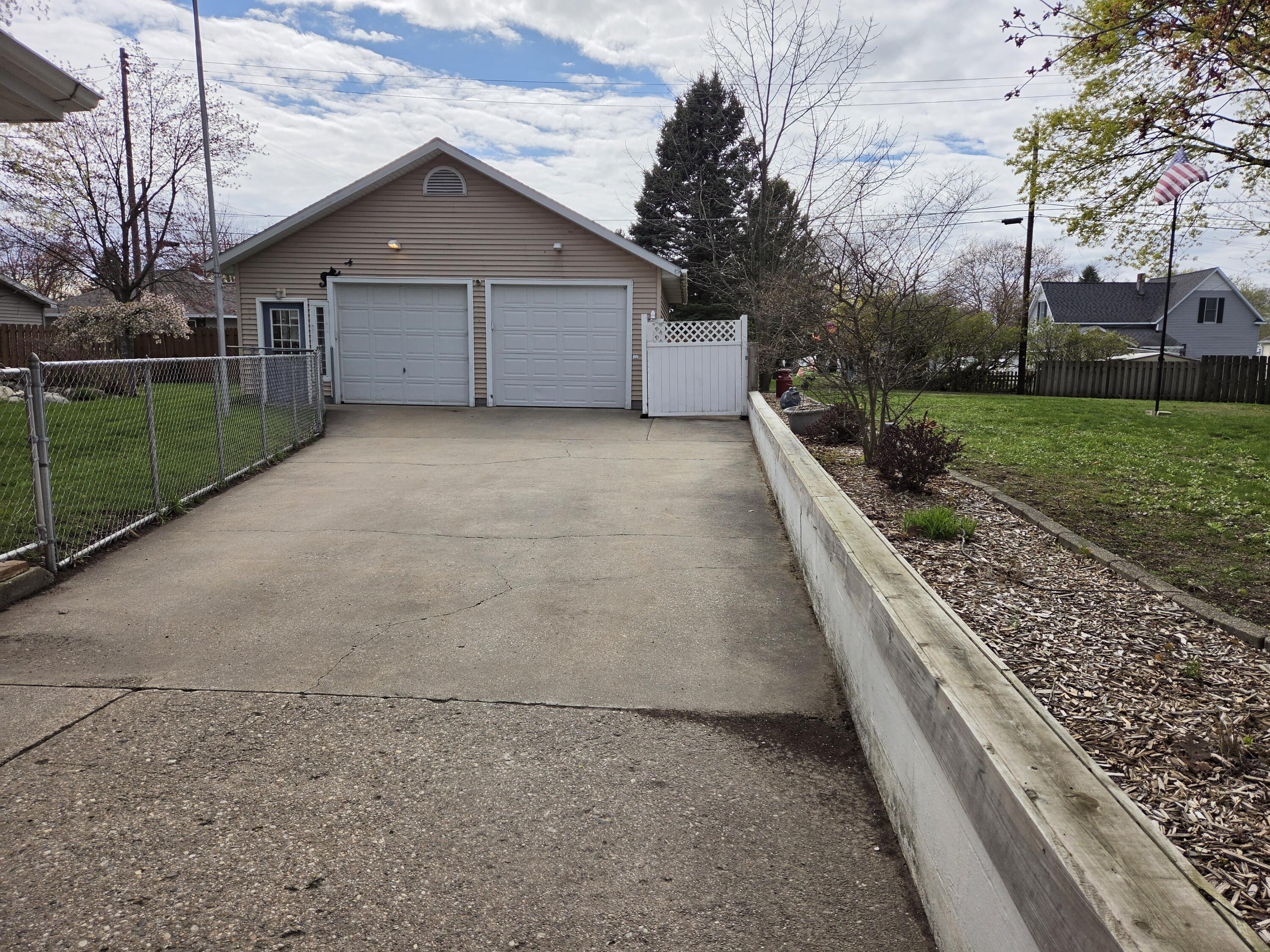 603 New William Street Ludington MI 49431