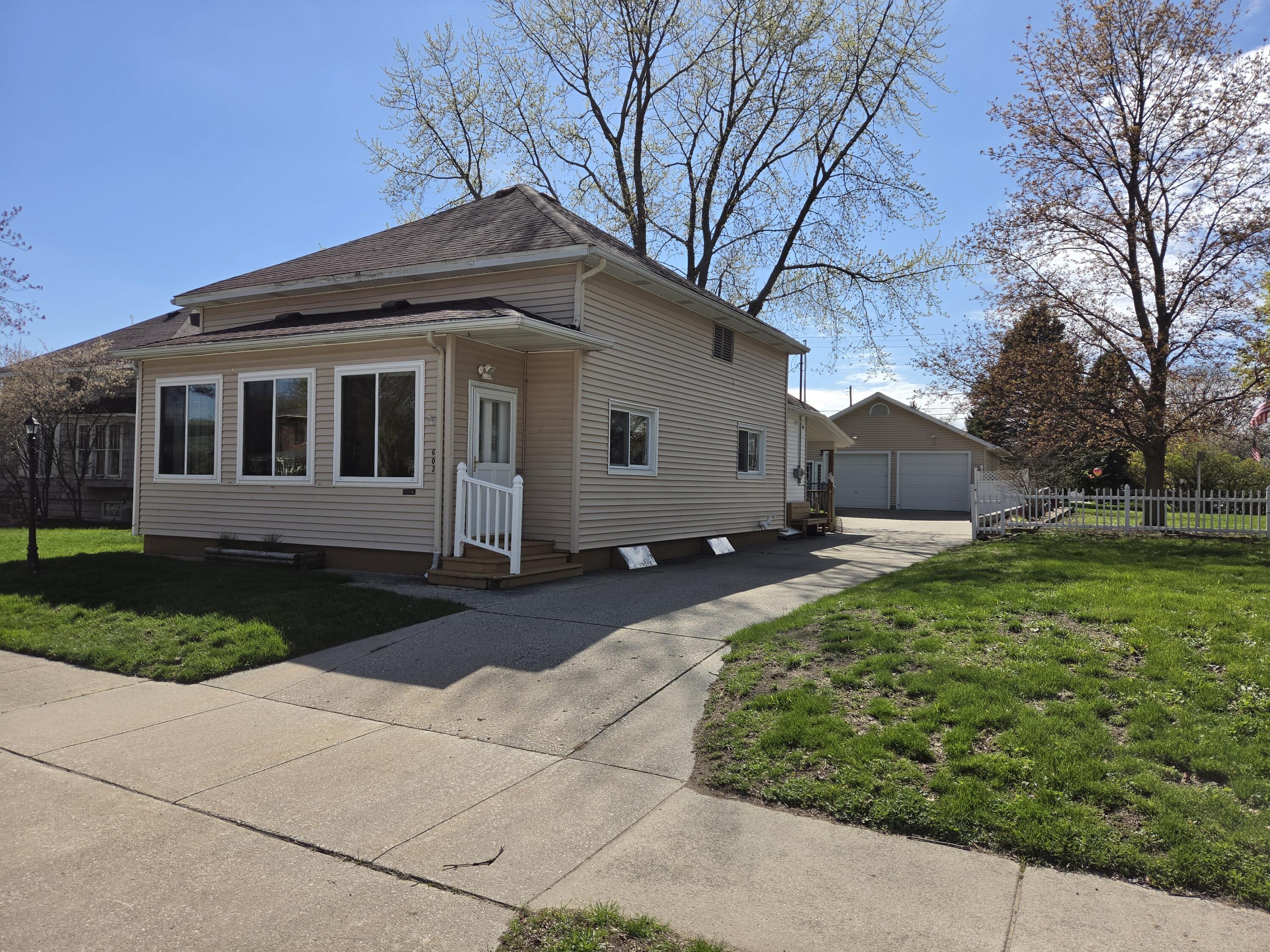 603 New William Street Ludington MI 49431
