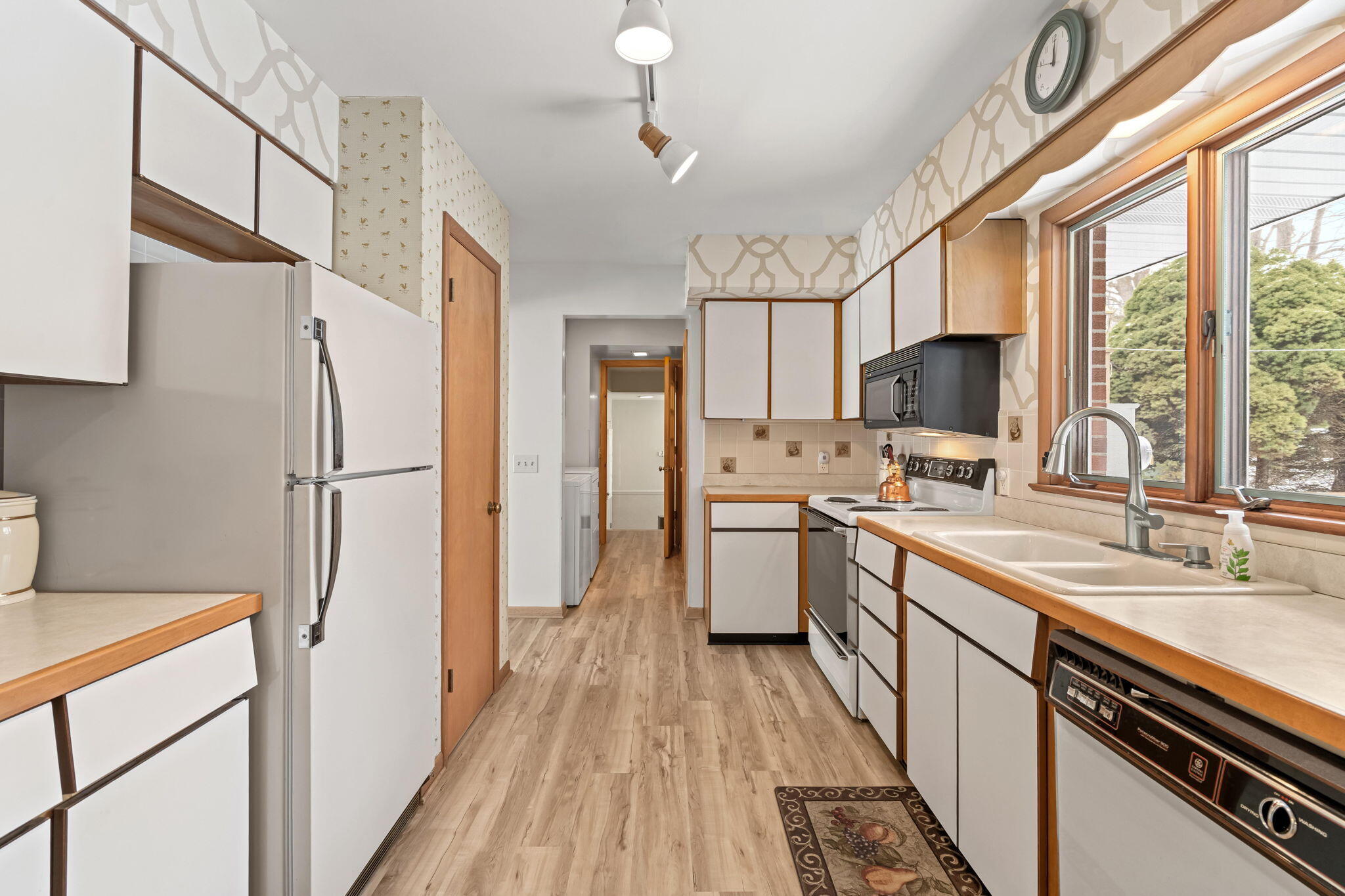 2095 Lakeshore Drive Fennville MI 49408