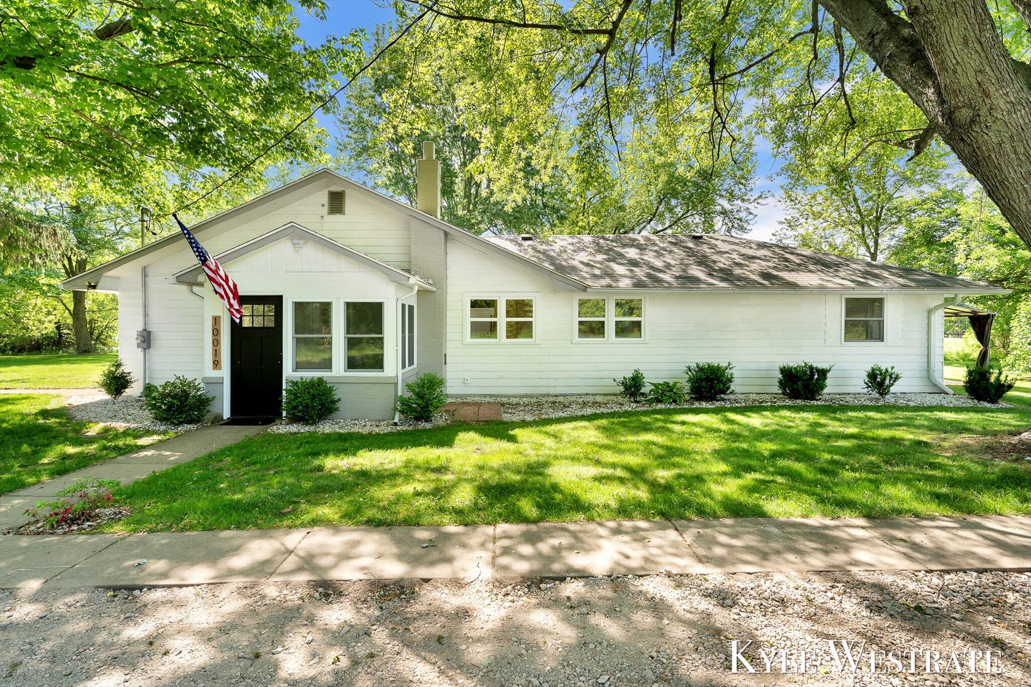 10019 10 Mile Road NE Rockford MI 49341