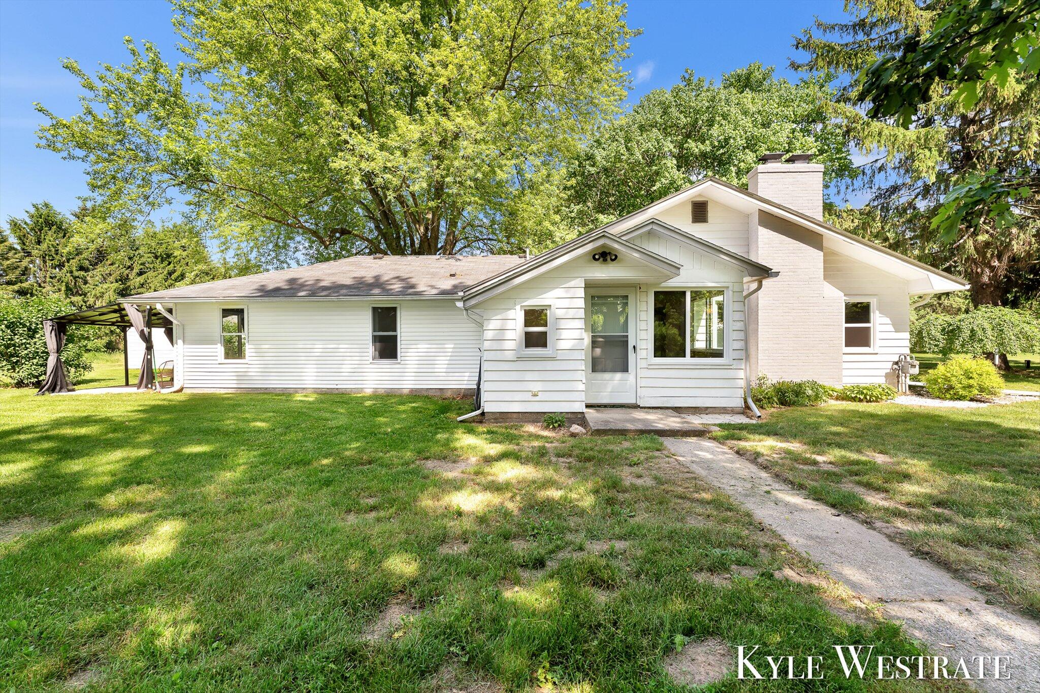 10019 10 Mile Road NE Rockford MI 49341