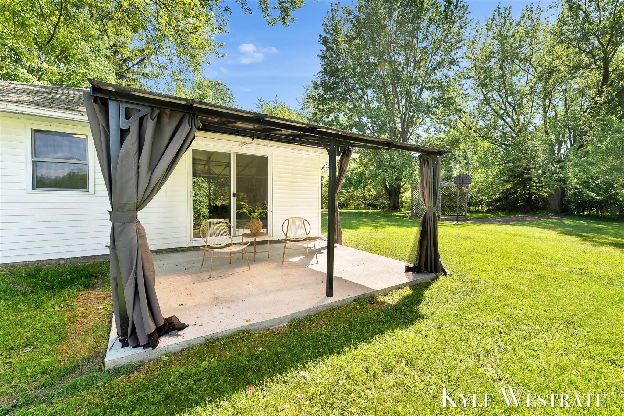 10019 10 Mile Road NE Rockford MI 49341