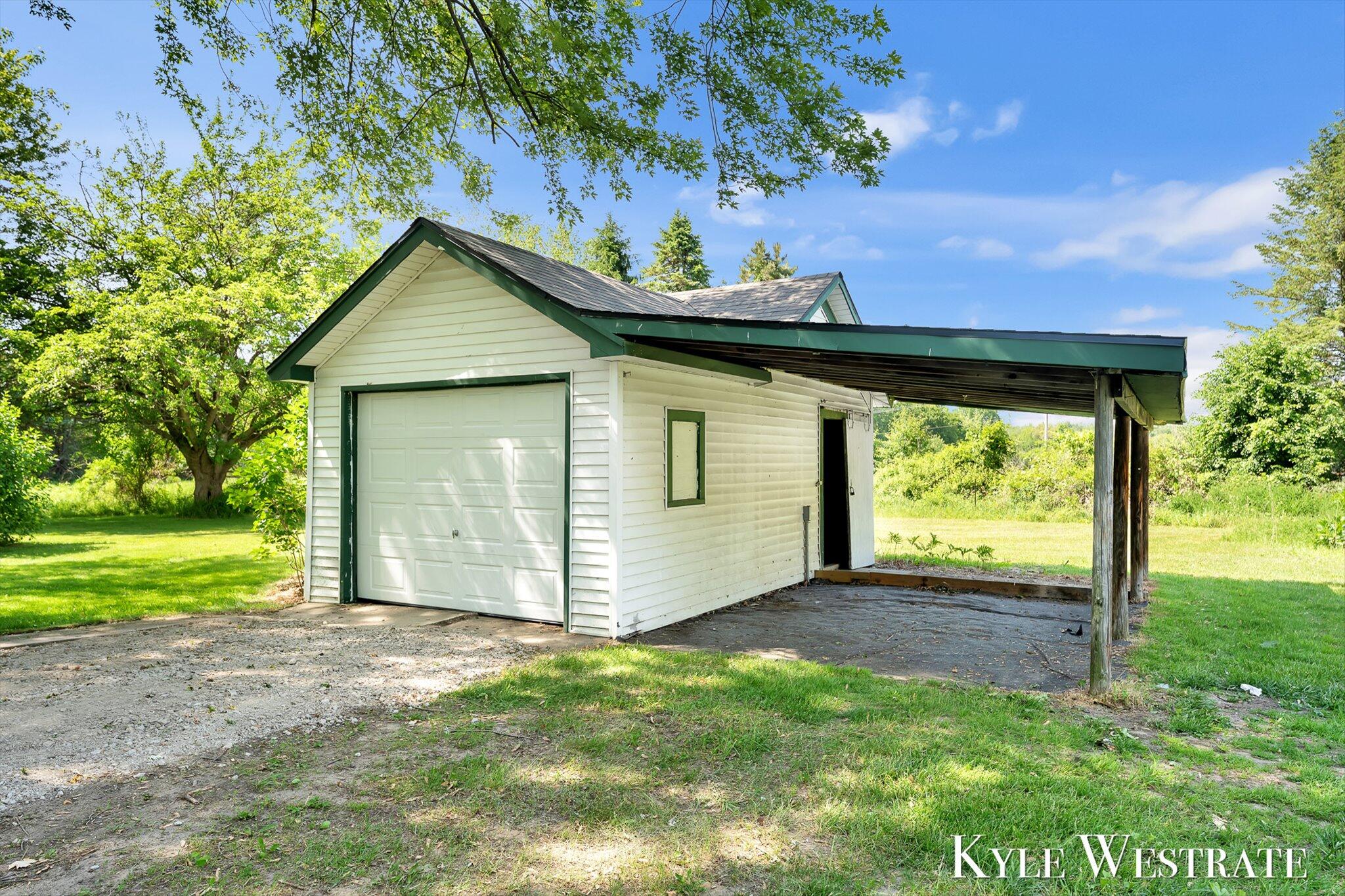 10019 10 Mile Road NE Rockford MI 49341