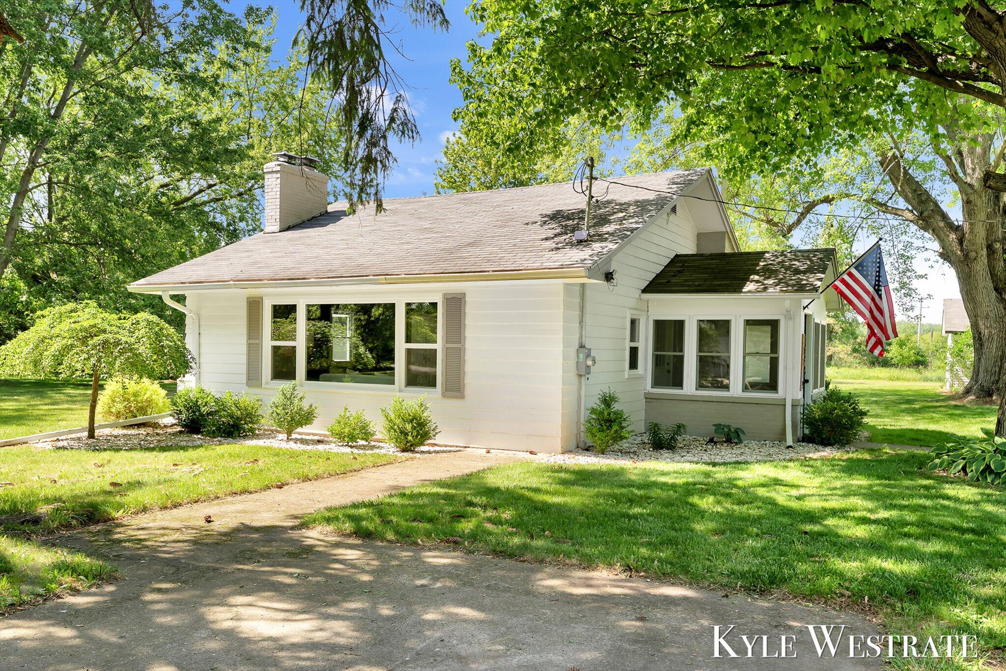 10019 10 Mile Road NE Rockford MI 49341