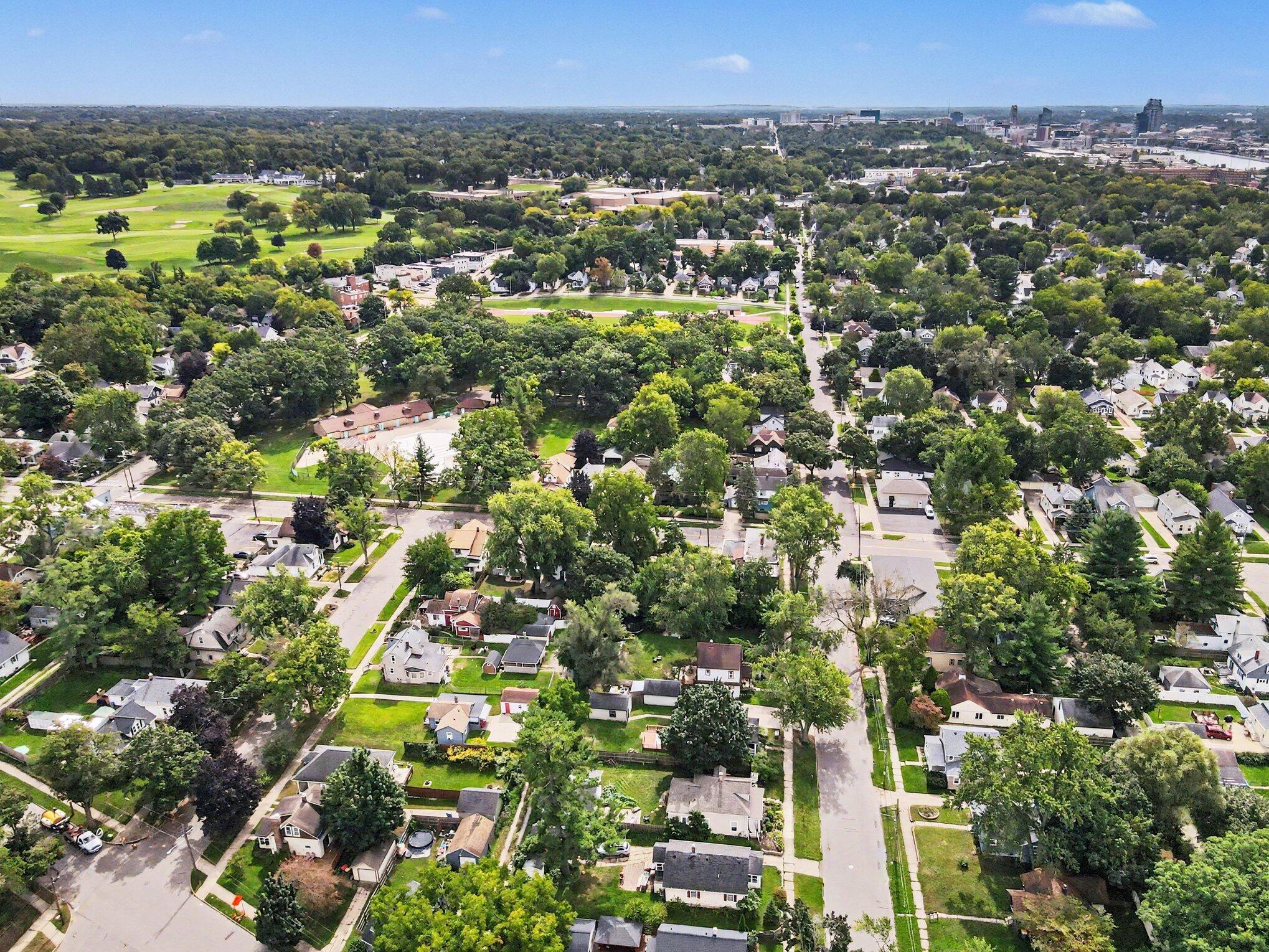 2020 Lafayette Avenue NE Grand Rapids MI 49505