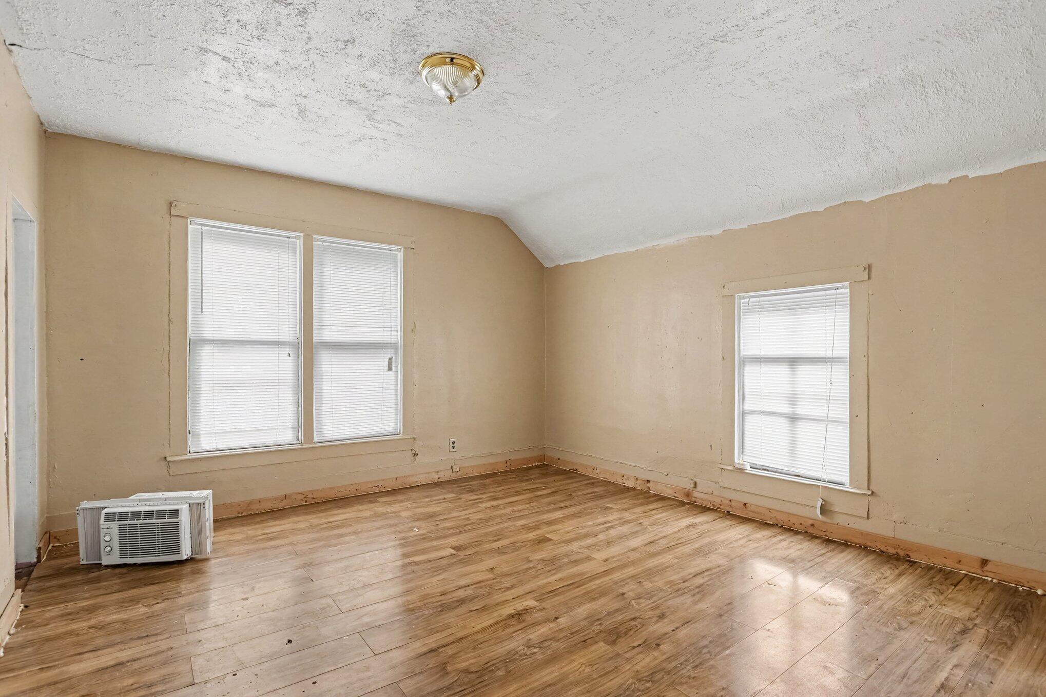 549 E Britain Avenue Benton Harbor MI 49022
